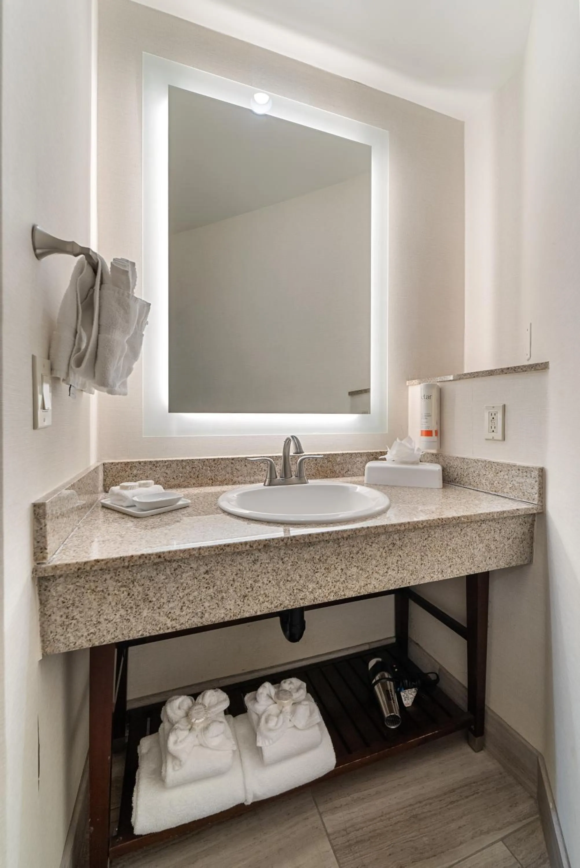 Bathroom in Humphreys Half Moon Inn