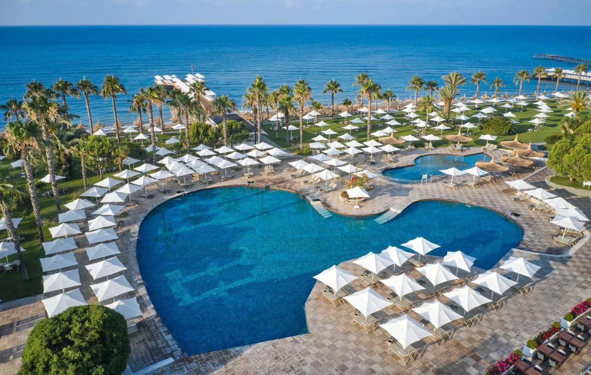 Swimming pool in Voyage Sorgun Hotel