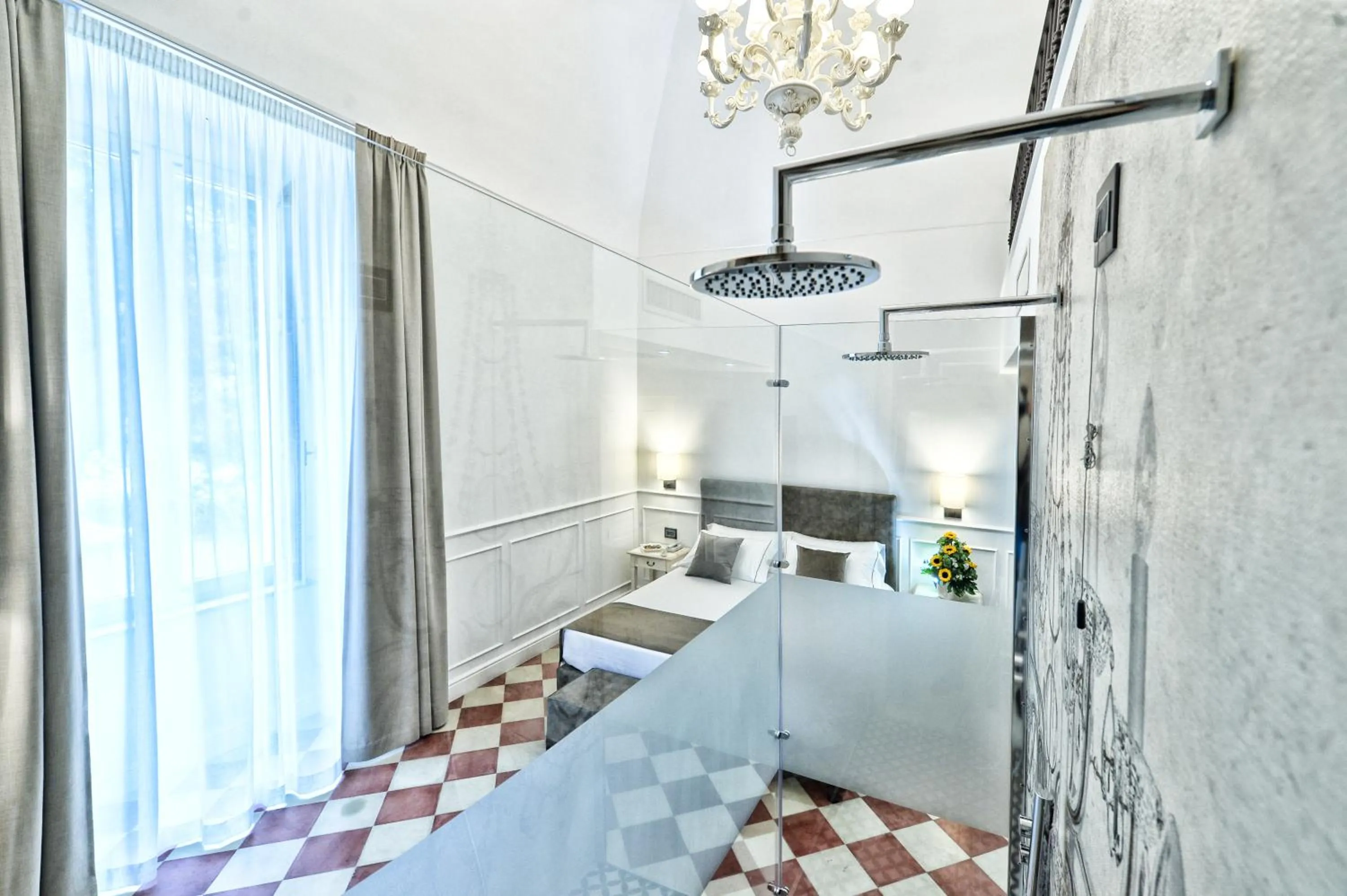 Shower, Bed in Casa Isabella Exclusive Hotel
