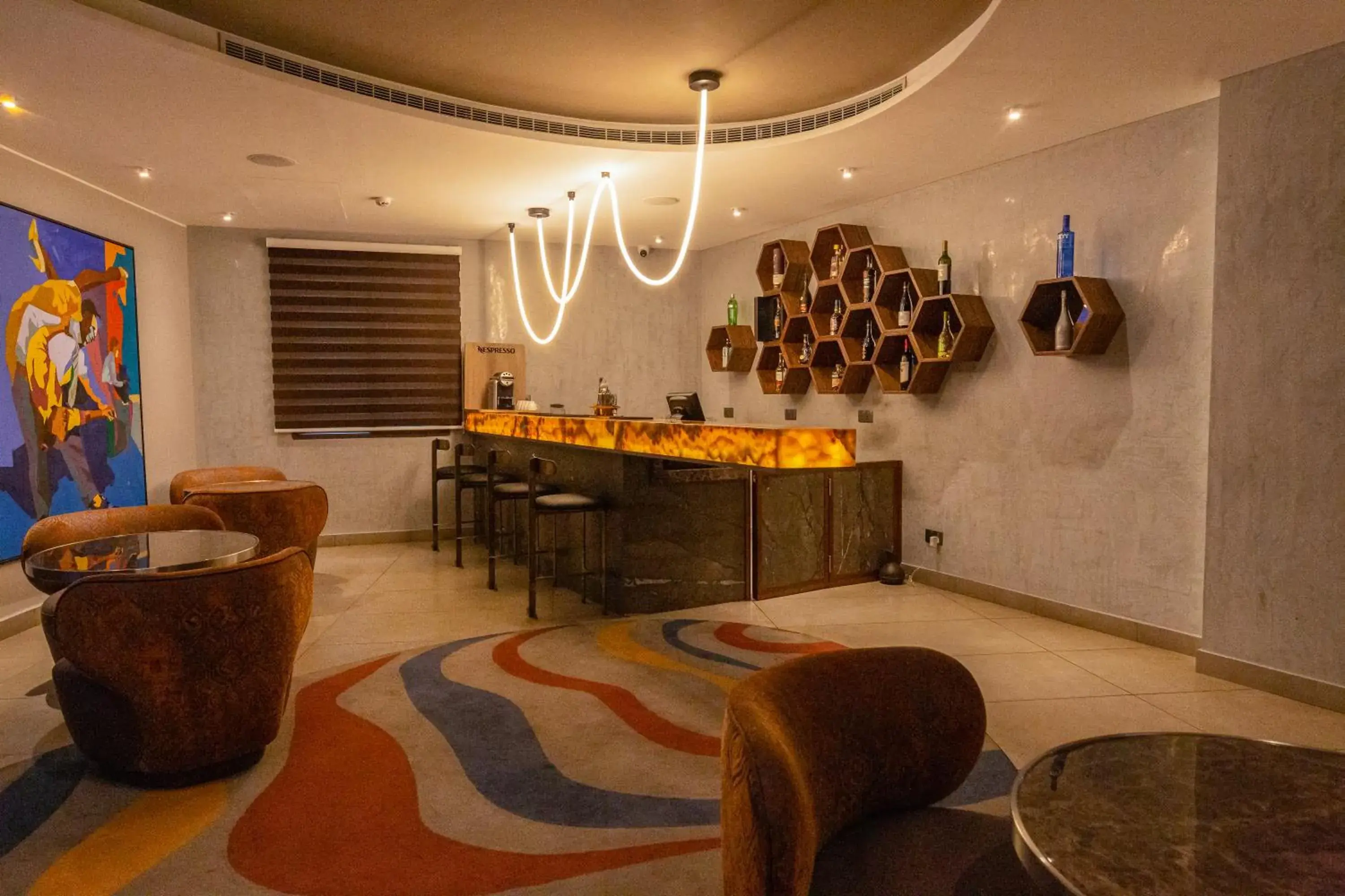 Lounge or bar in Oak Plaza Suites Lounge or bar in Oak Plaza Suites