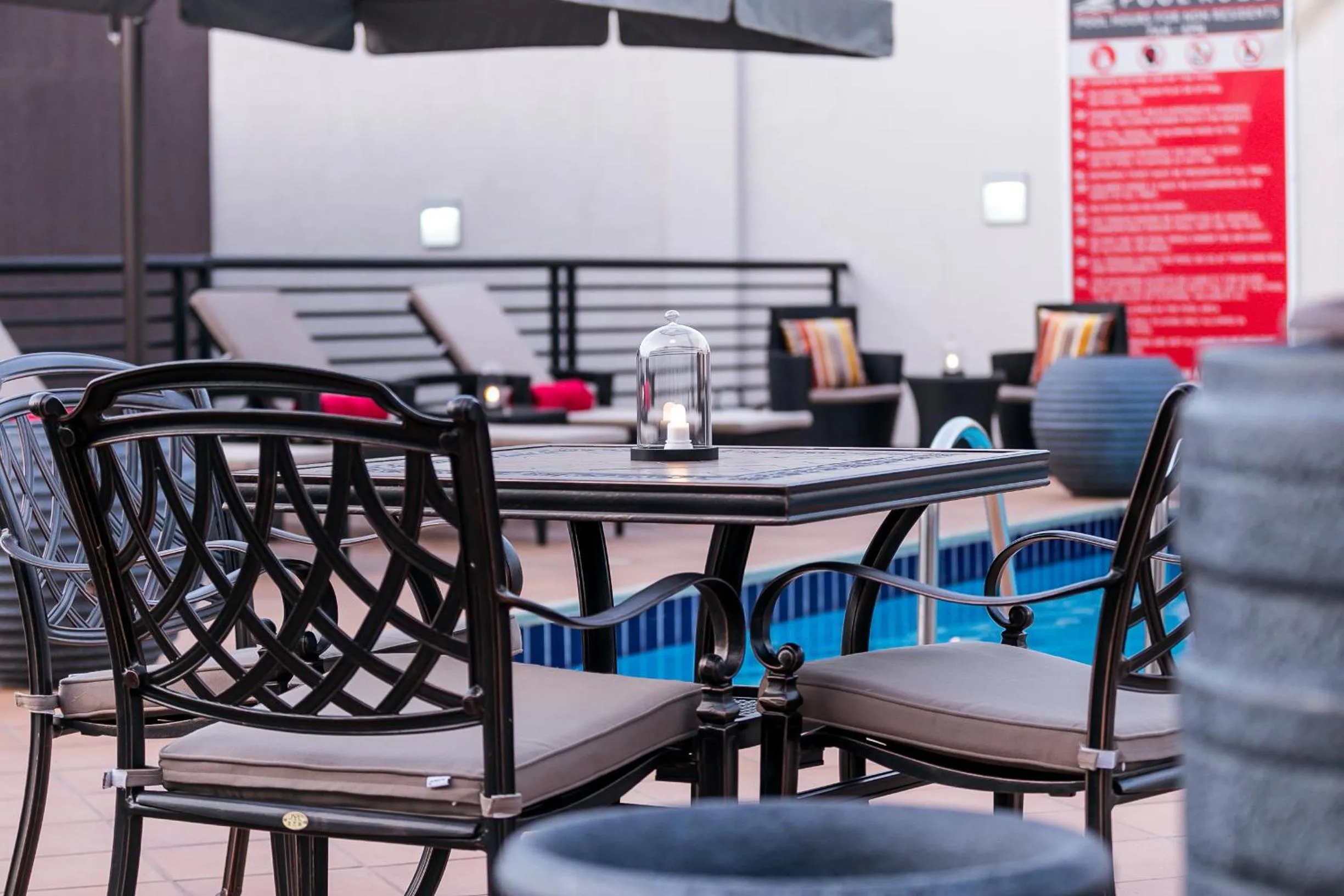 Lounge or bar in Oak Plaza Suites