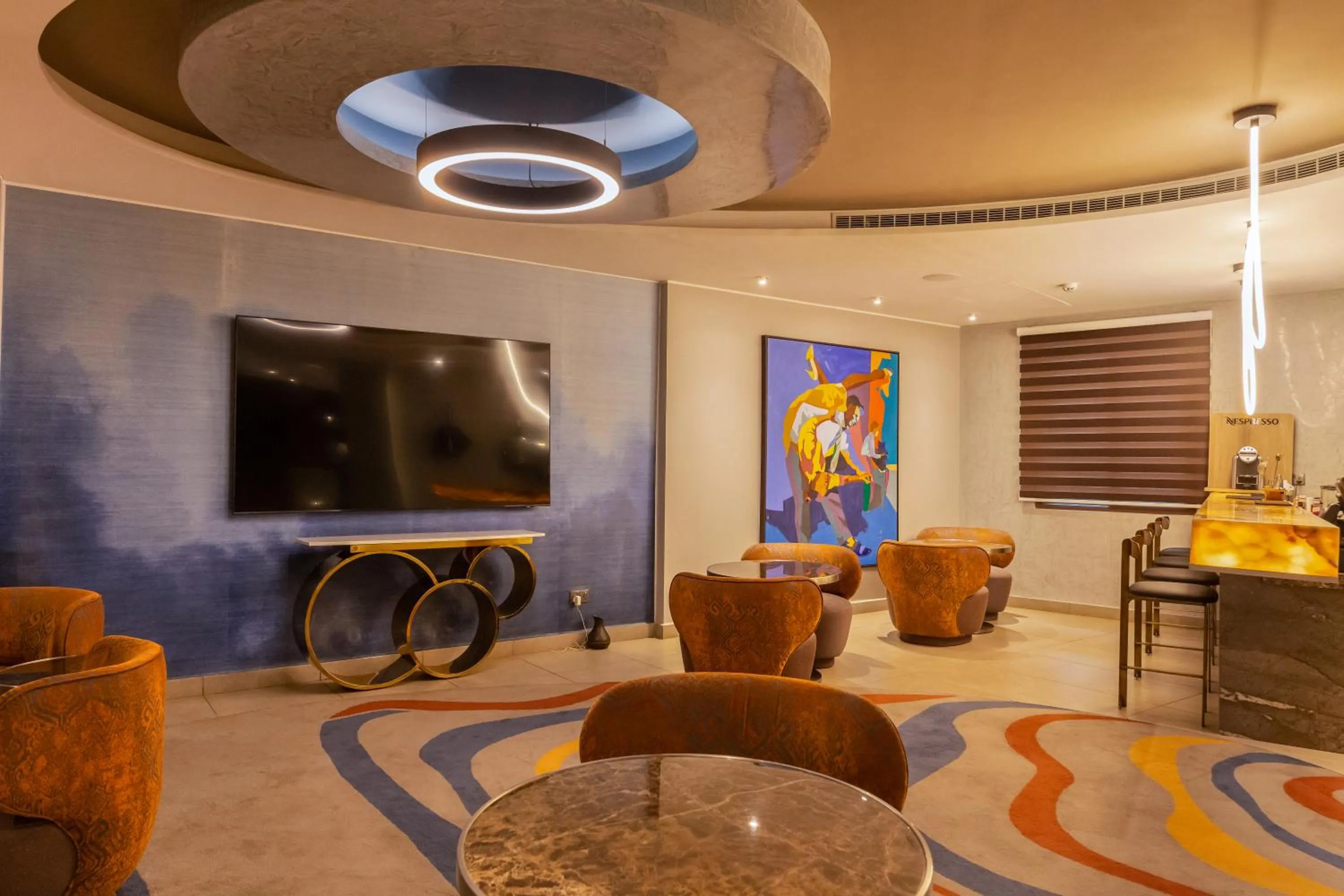 Lounge or bar in Oak Plaza Suites