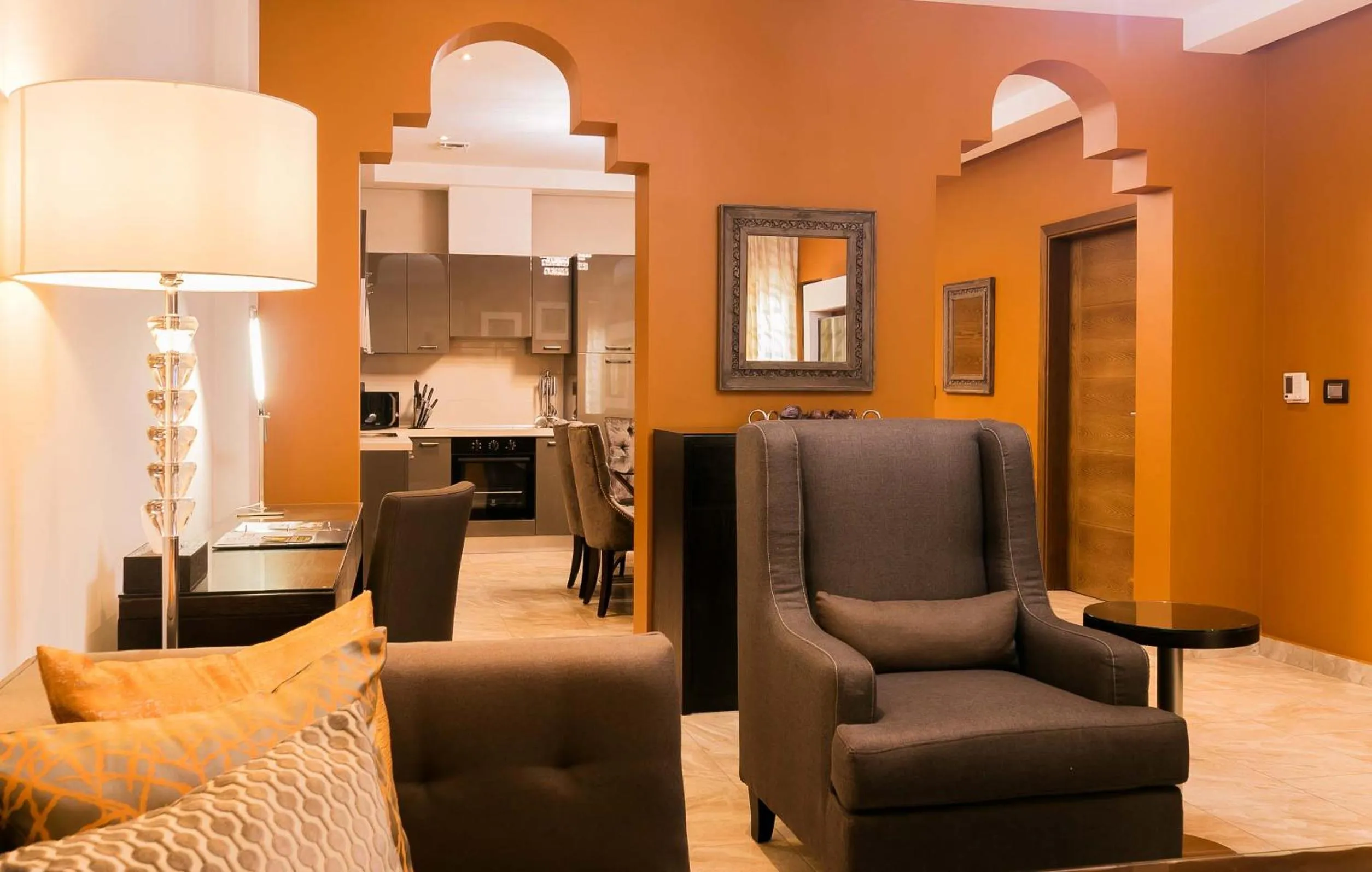 Living room in Oak Plaza Suites