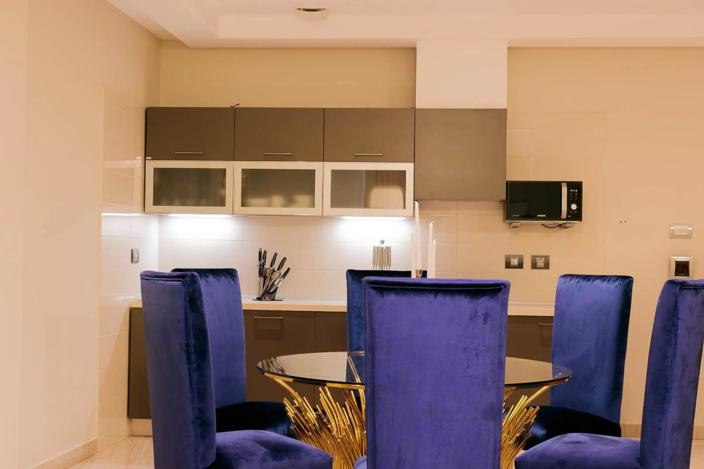 Coffee/tea facilities in Oak Plaza Suites