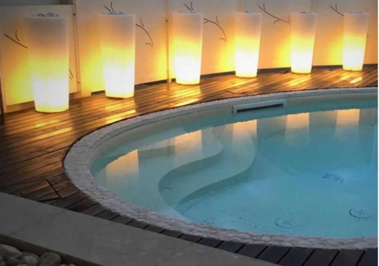 Swimming pool in Residence Del Lago