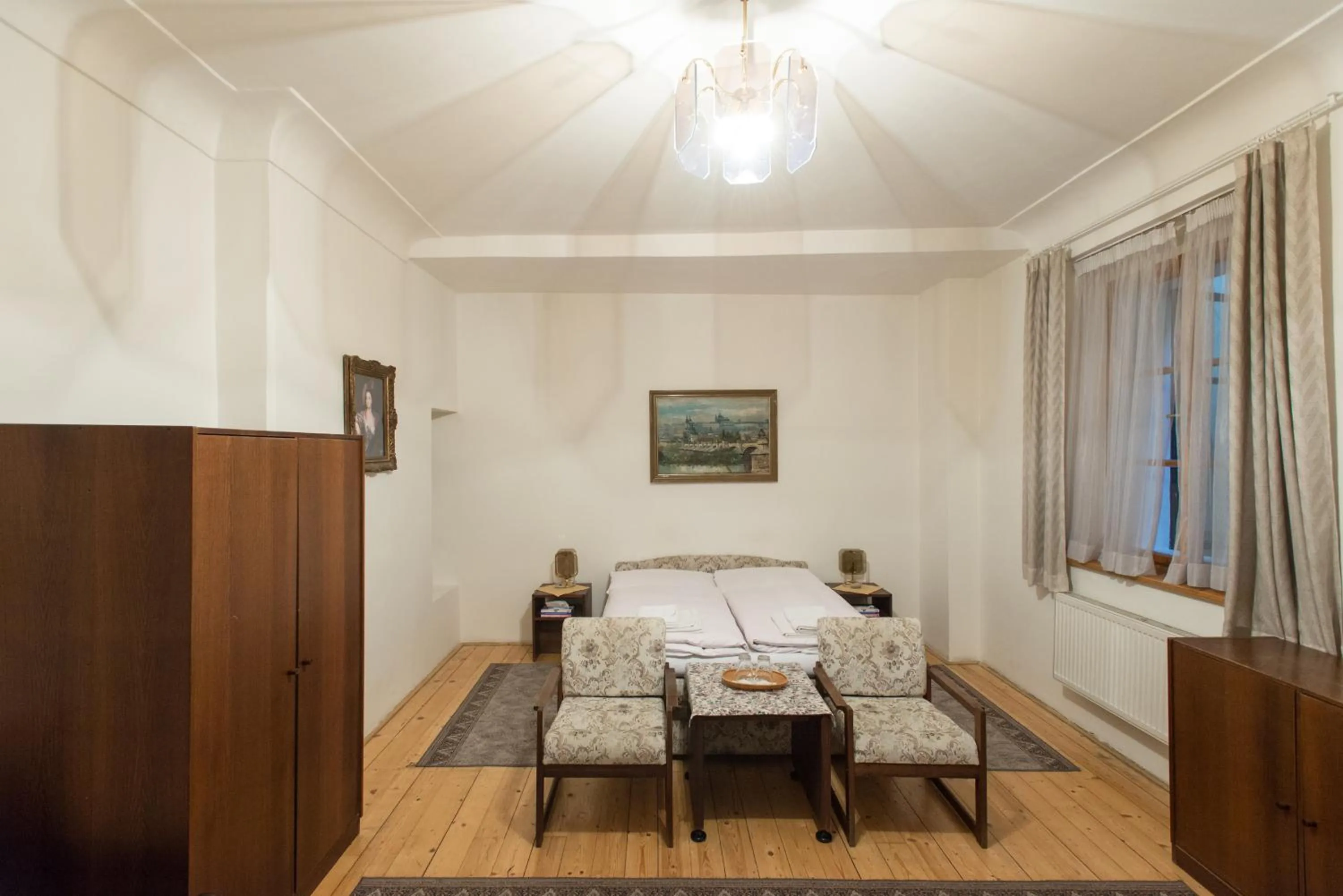 Photo of the whole room, Bed in Pension Dientzenhofer