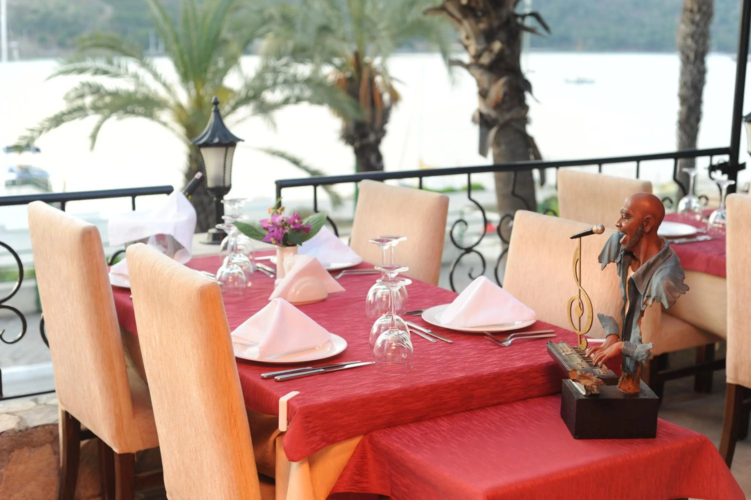 Restaurant/places to eat in Hotel Villa Daffodil