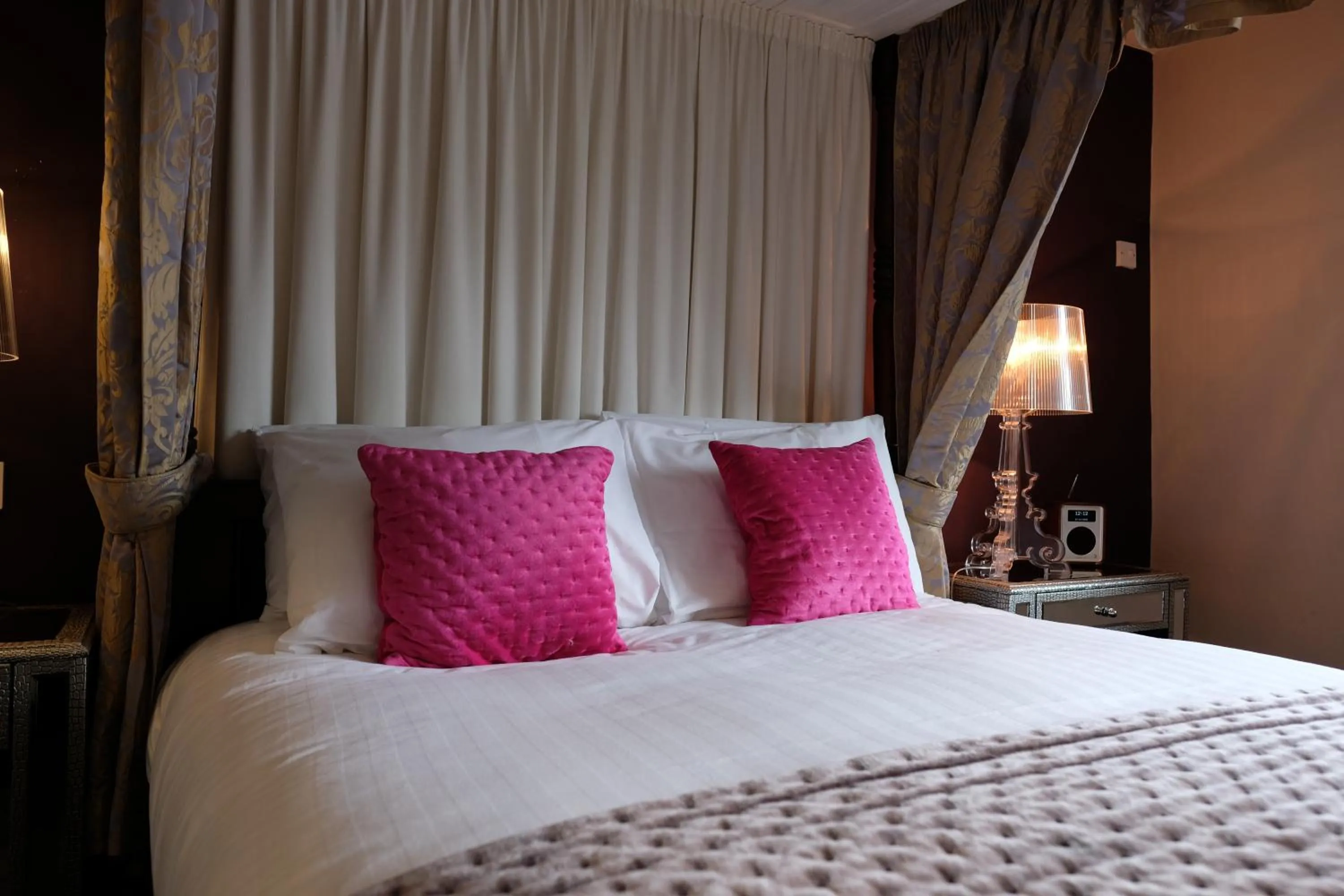 Bedroom, Bed in Exmoor White Horse Inn