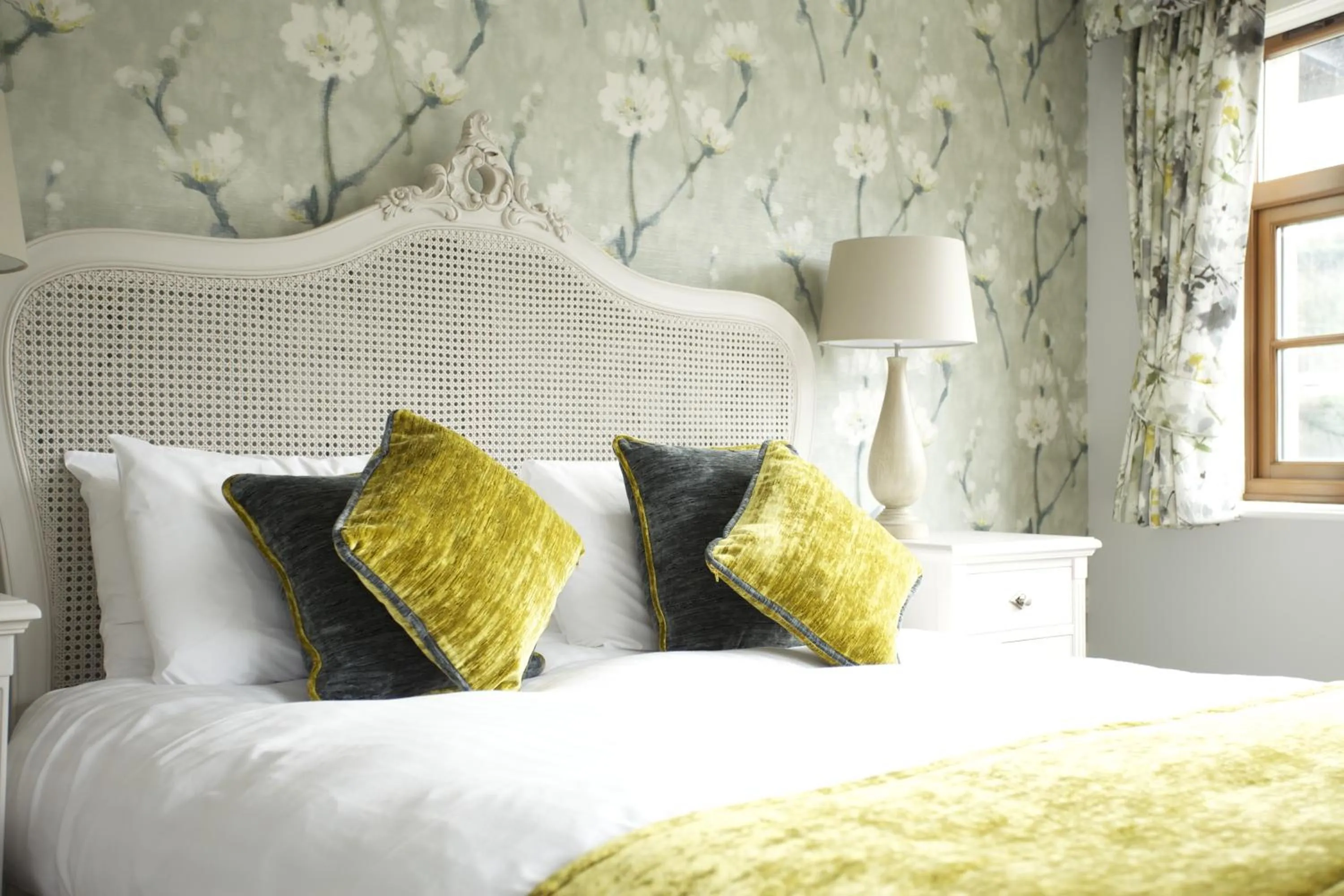 Bedroom, Bed in Exmoor White Horse Inn