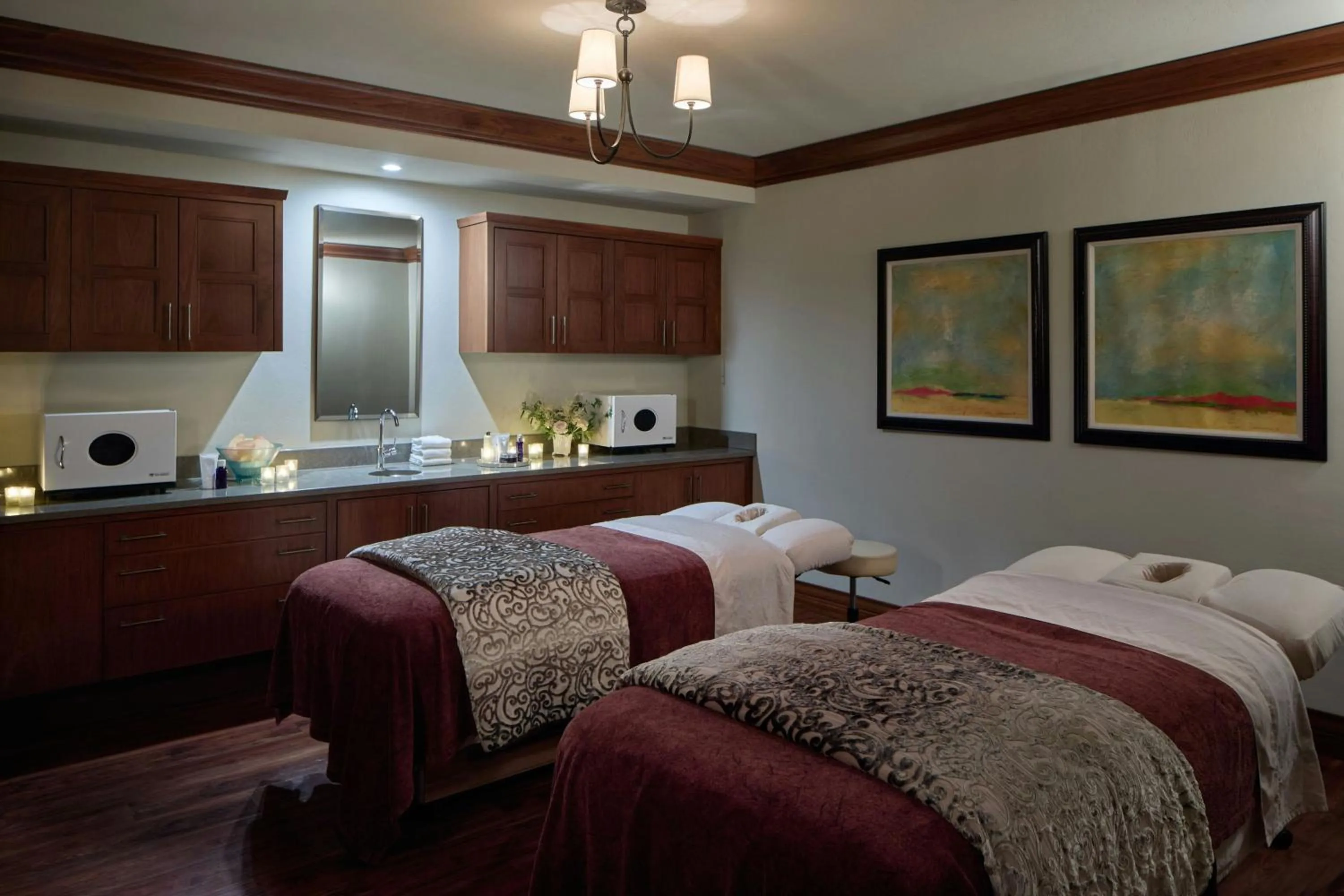 Spa and wellness centre/facilities, Bed in The Del Monte Lodge Renaissance Rochester Hotel & Spa