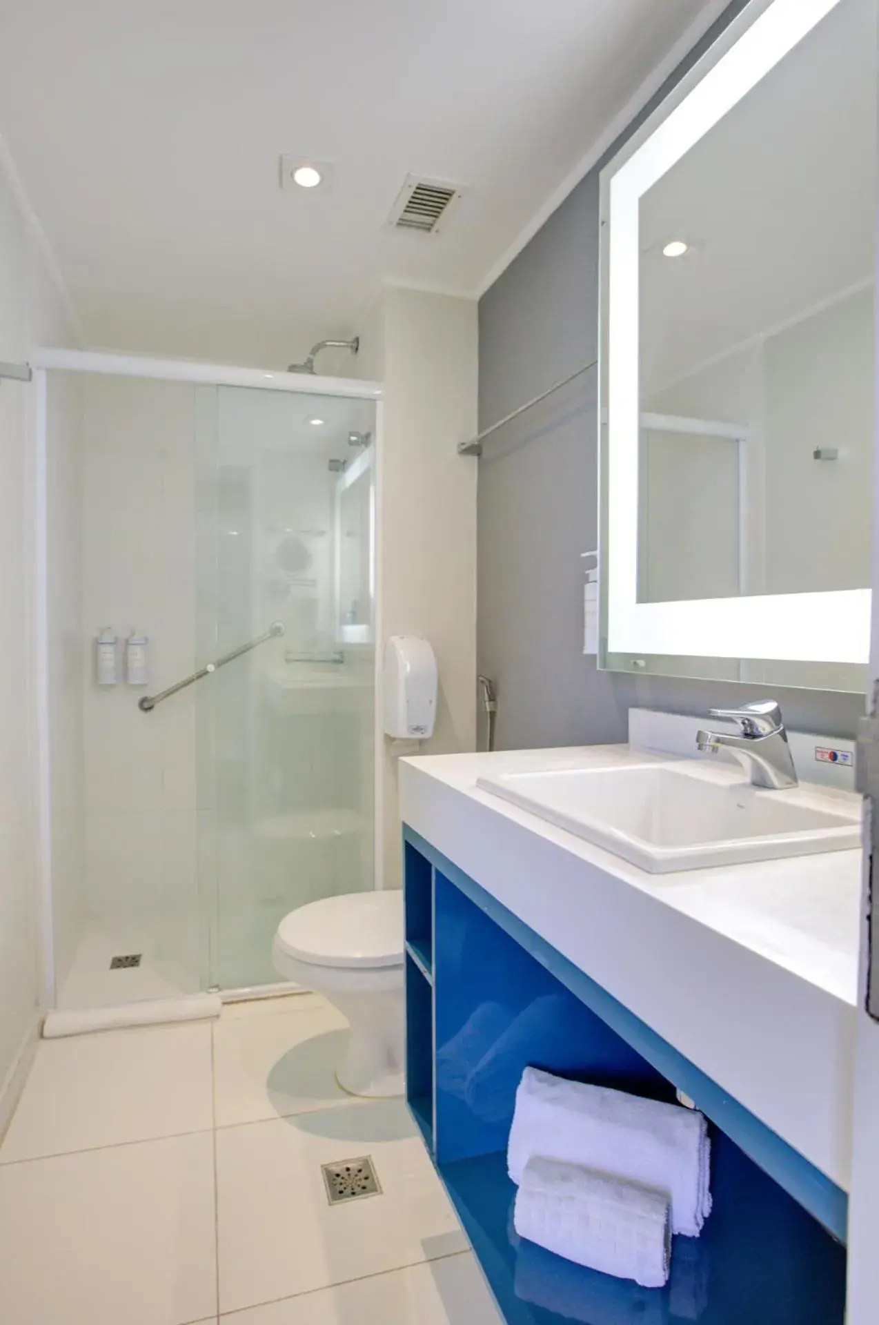 Bathroom in Quality Faria Lima Bathroom in Quality Faria Lima