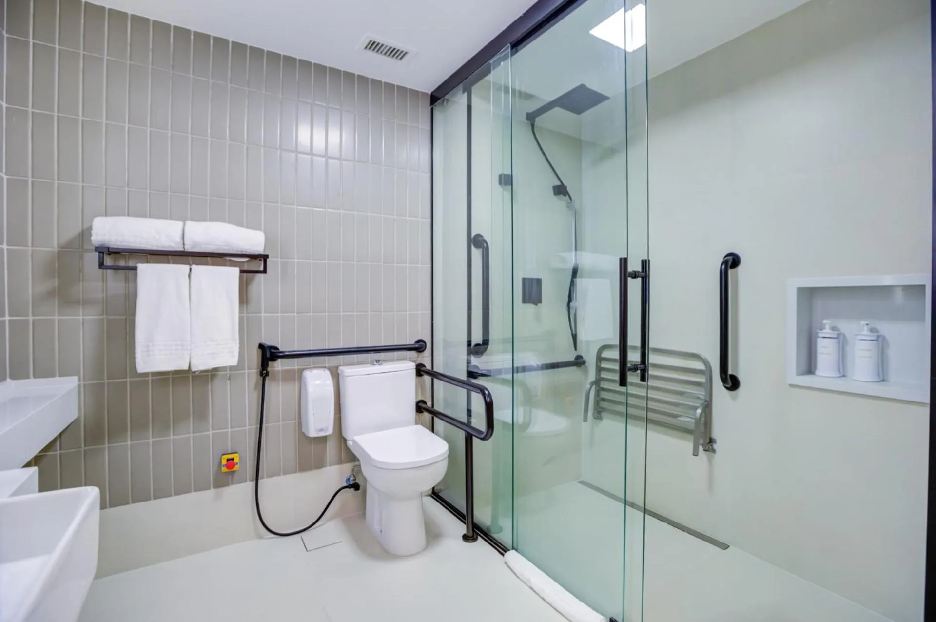 Bathroom in Quality Faria Lima