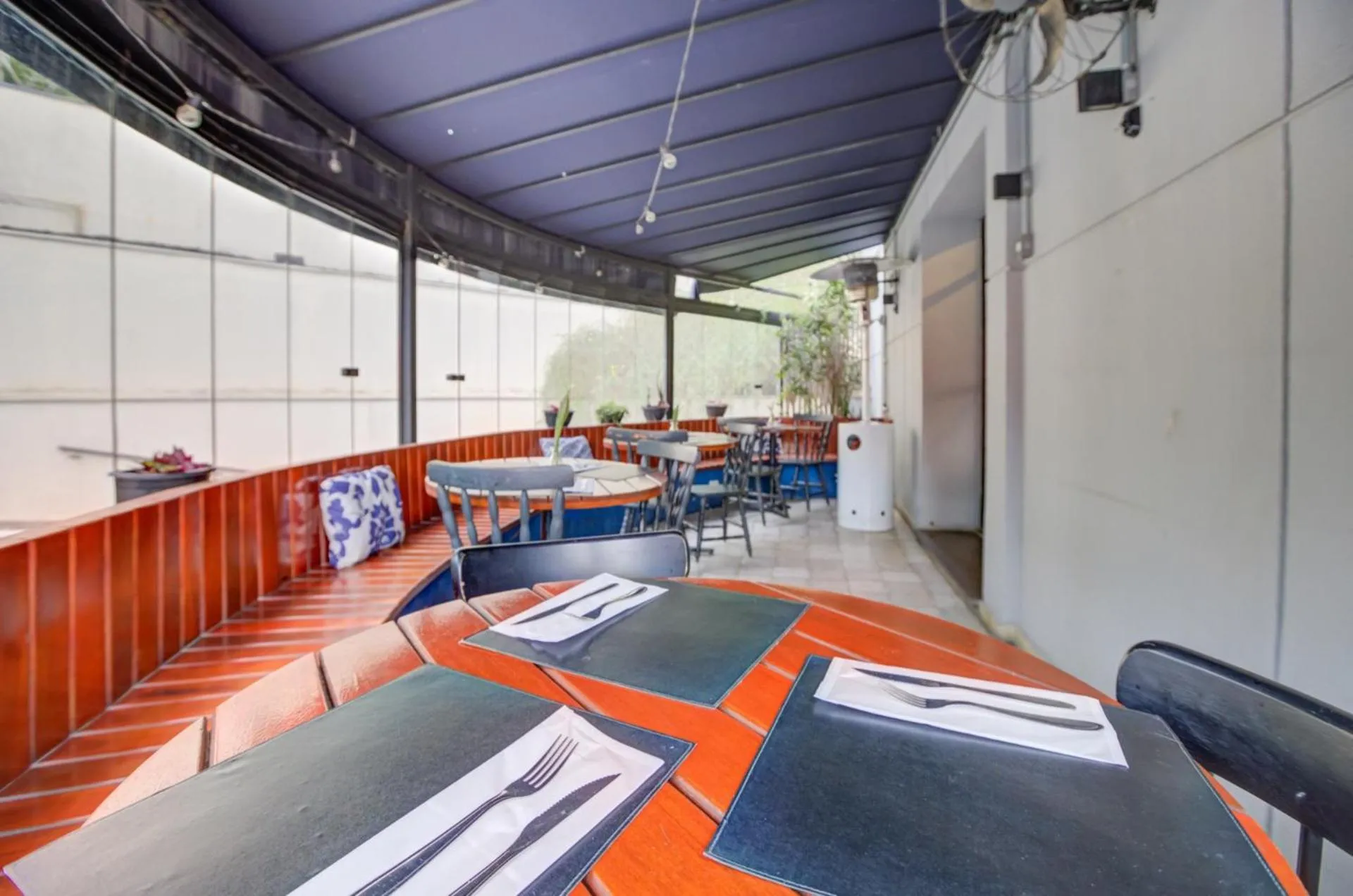 Restaurant/places to eat in Quality Faria Lima