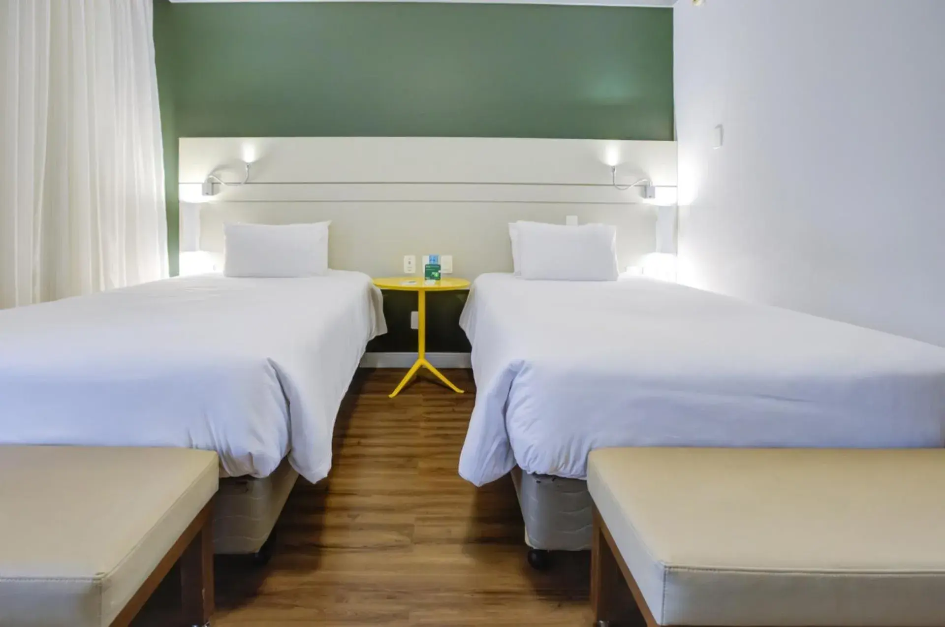 Bed in Quality Faria Lima Bed in Quality Faria Lima