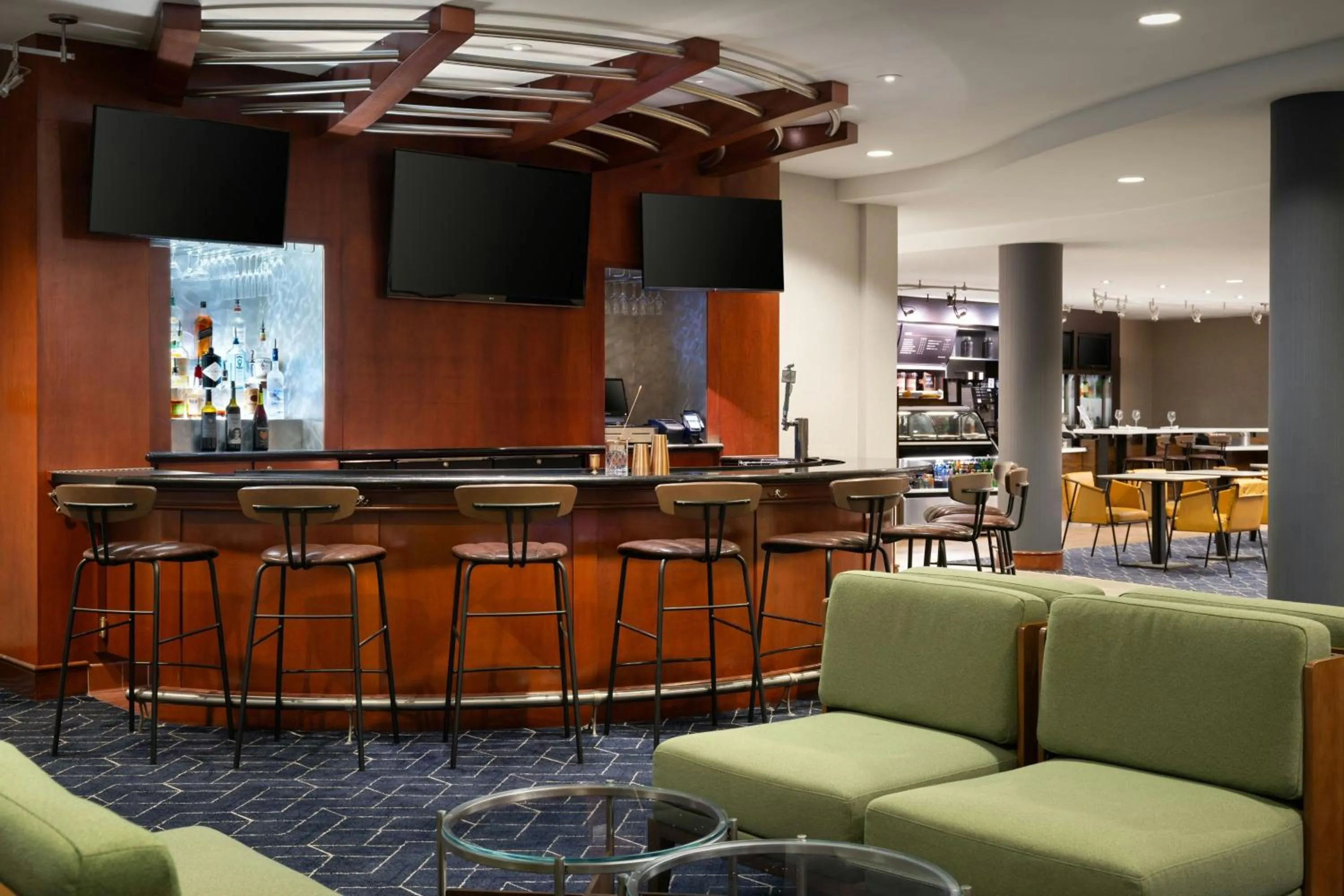 Lounge or bar in Courtyard Fort Myers at I-75 and Gulf Coast Town Center