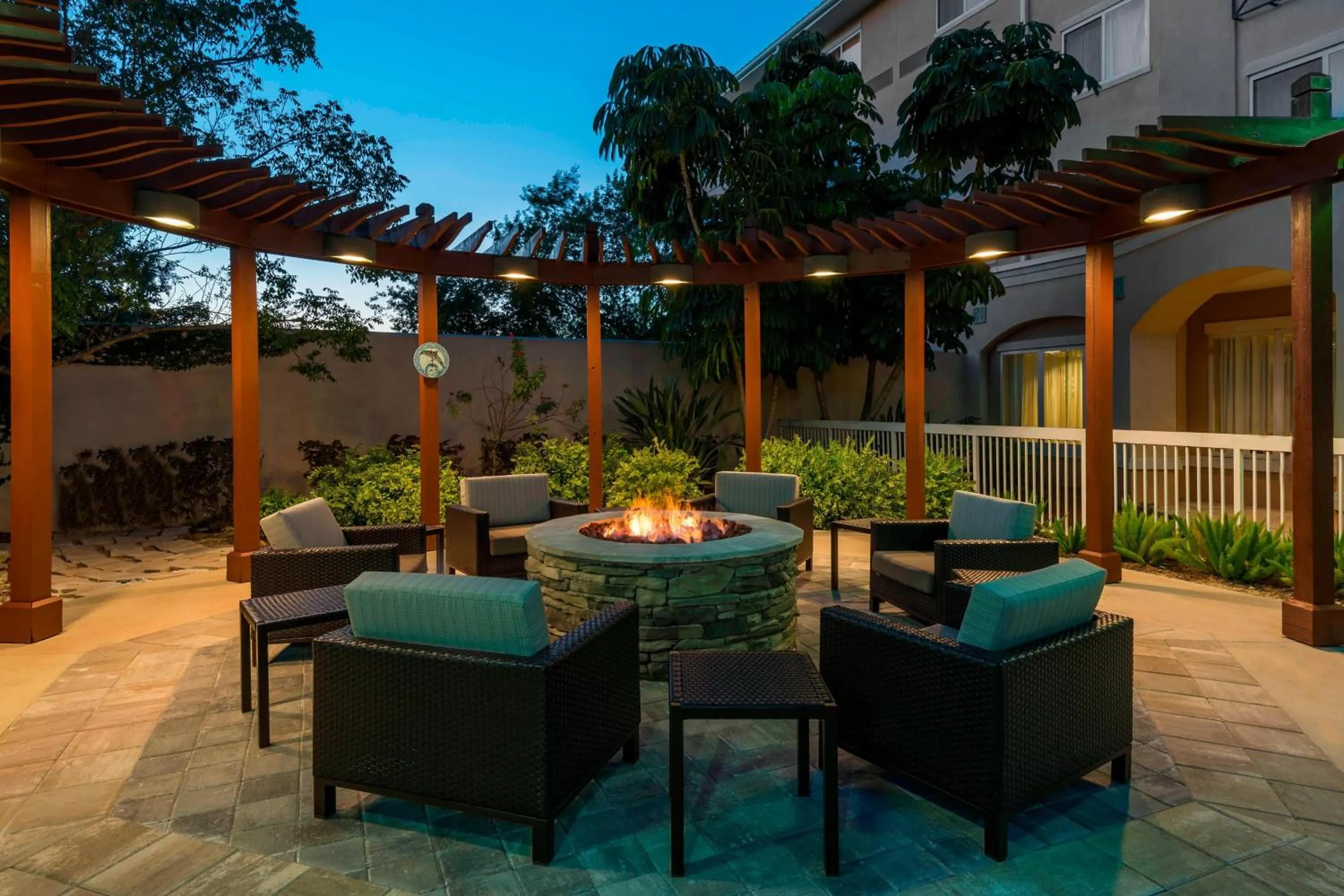 Lobby or reception in Courtyard Fort Myers at I-75 and Gulf Coast Town Center