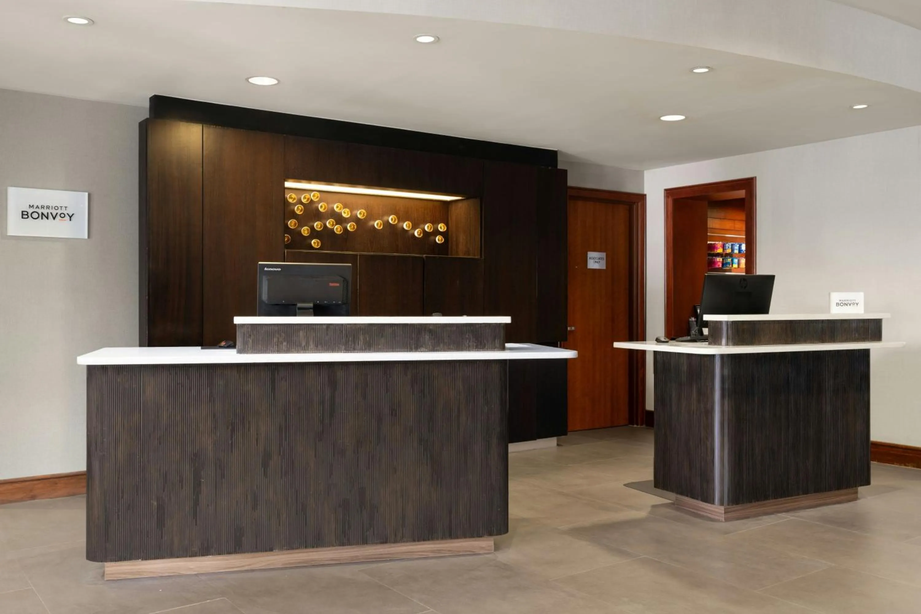 Lobby or reception in Courtyard Fort Myers at I-75 and Gulf Coast Town Center