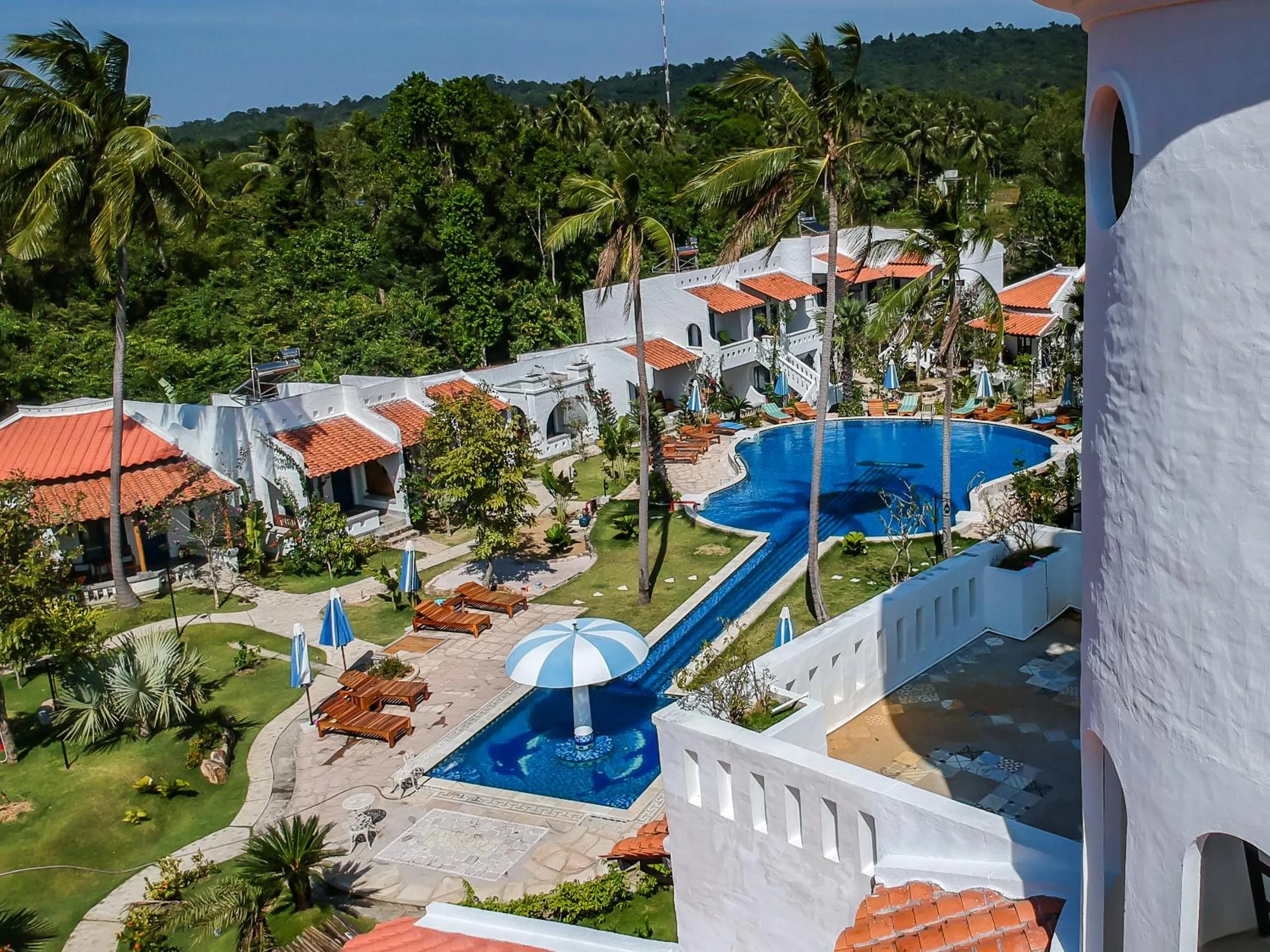 Swimming pool in Isabella Resort