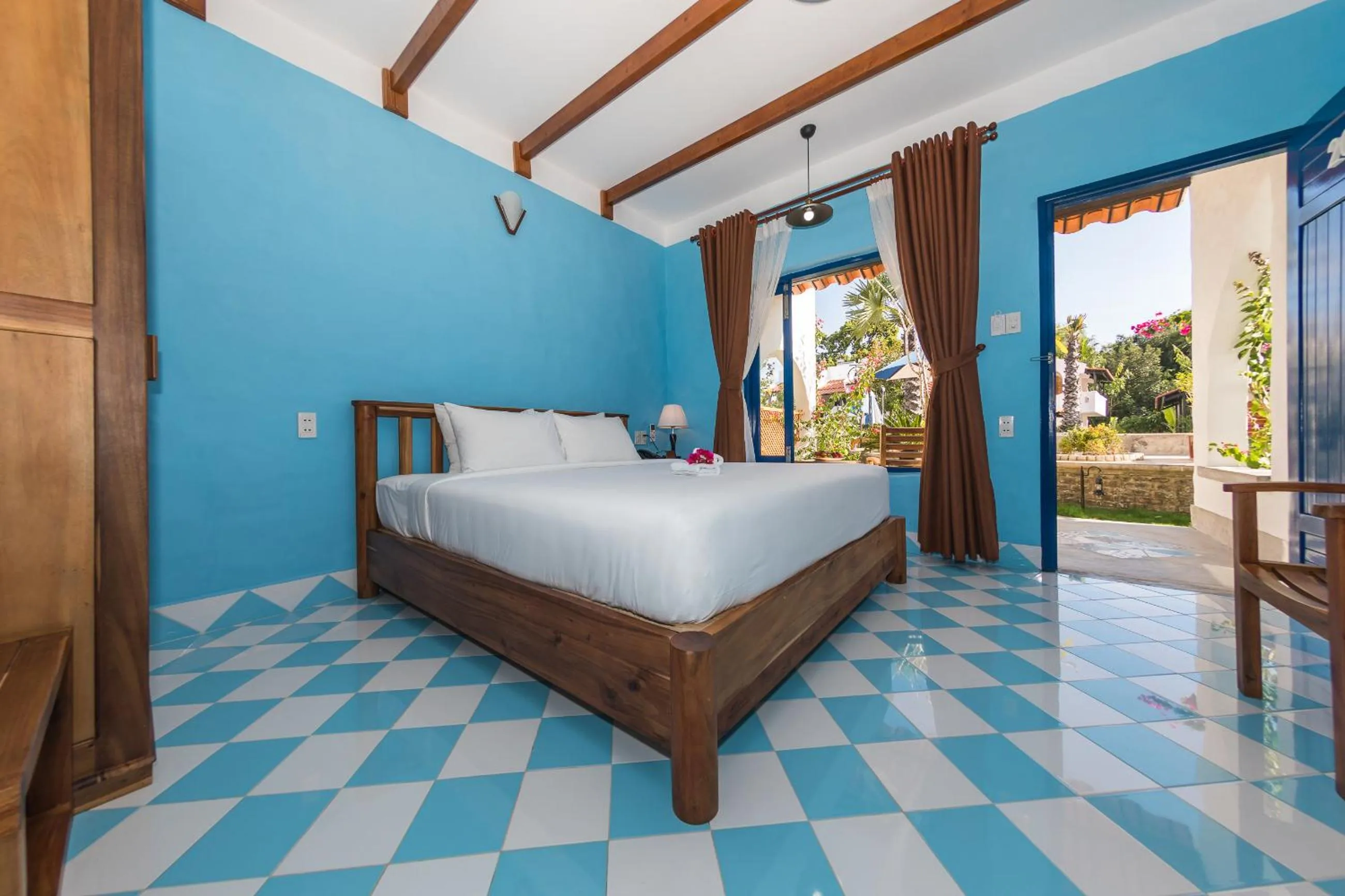 Bedroom, Bed in Isabella Resort