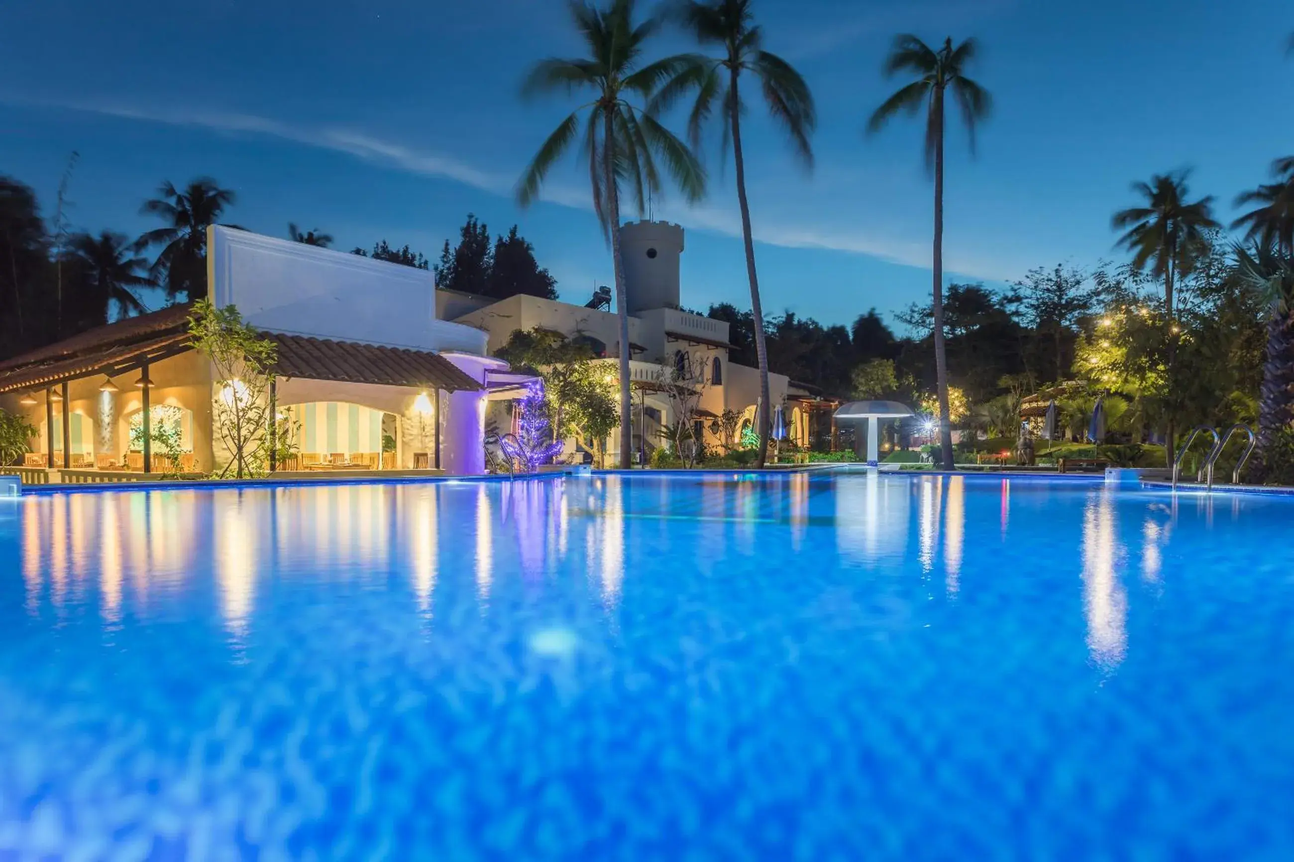 Swimming pool in Isabella Resort Swimming pool in Isabella Resort