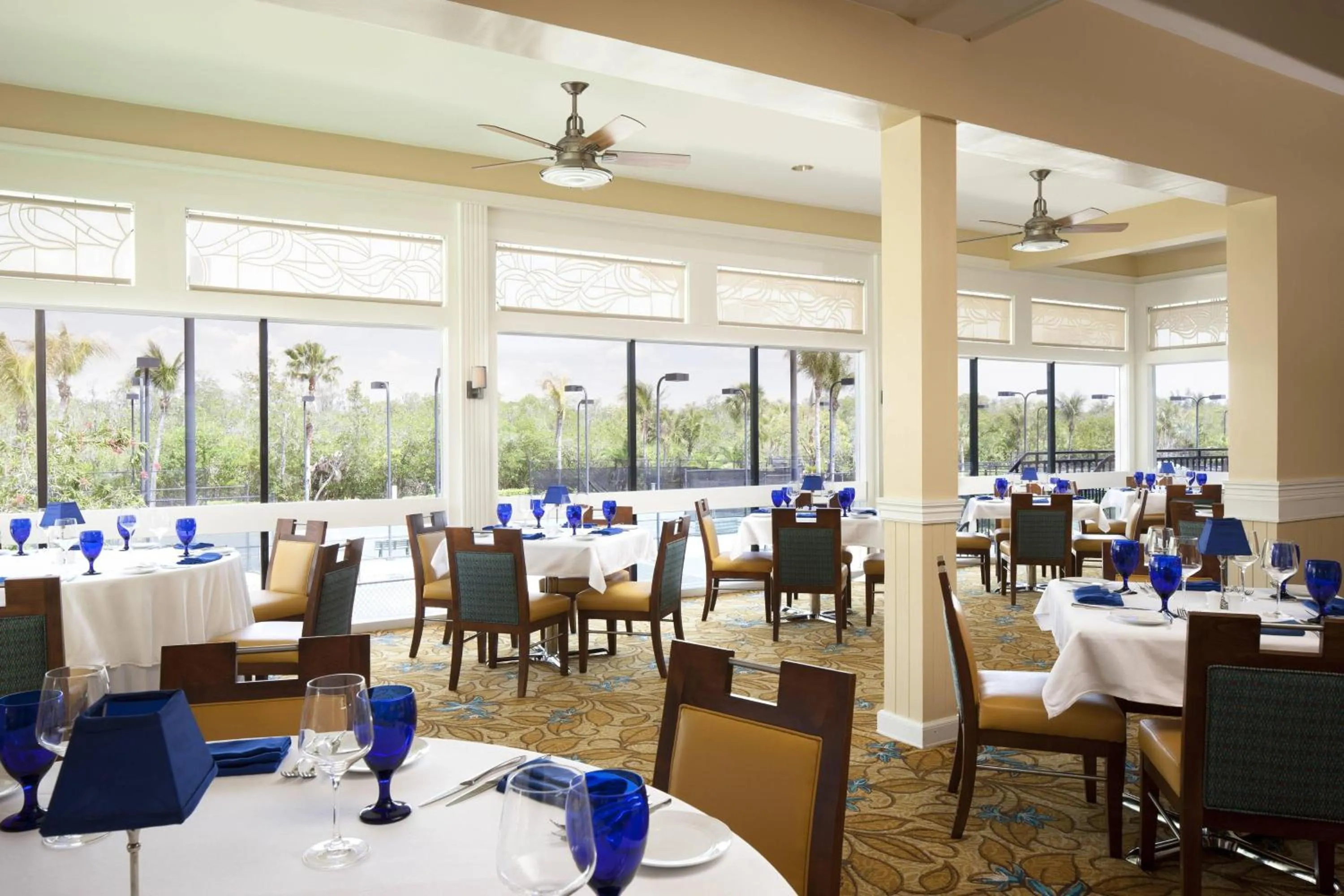 Restaurant/places to eat in Marriott Sanibel Harbour Resort & Spa