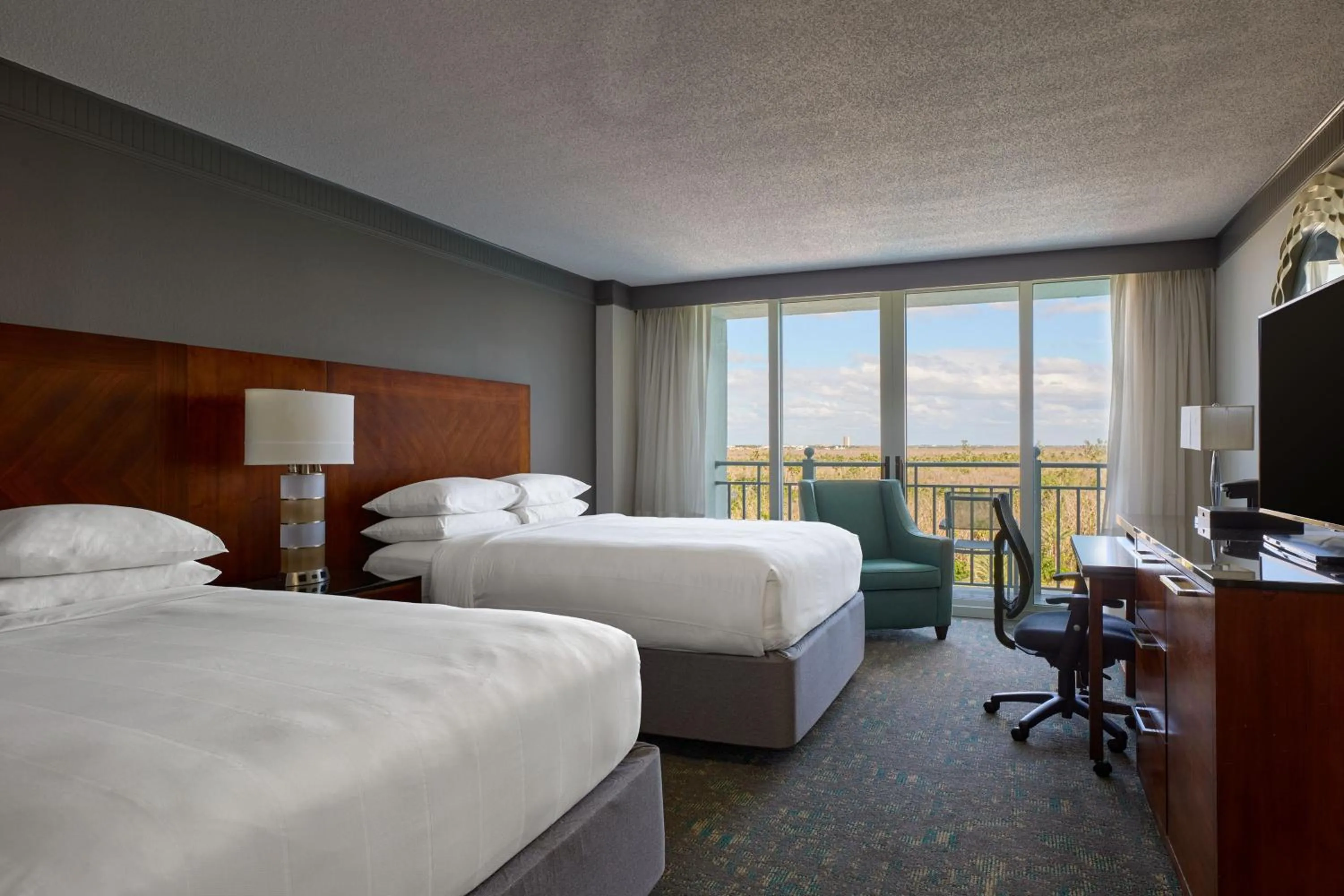 Photo of the whole room, Bed in Marriott Sanibel Harbour Resort & Spa