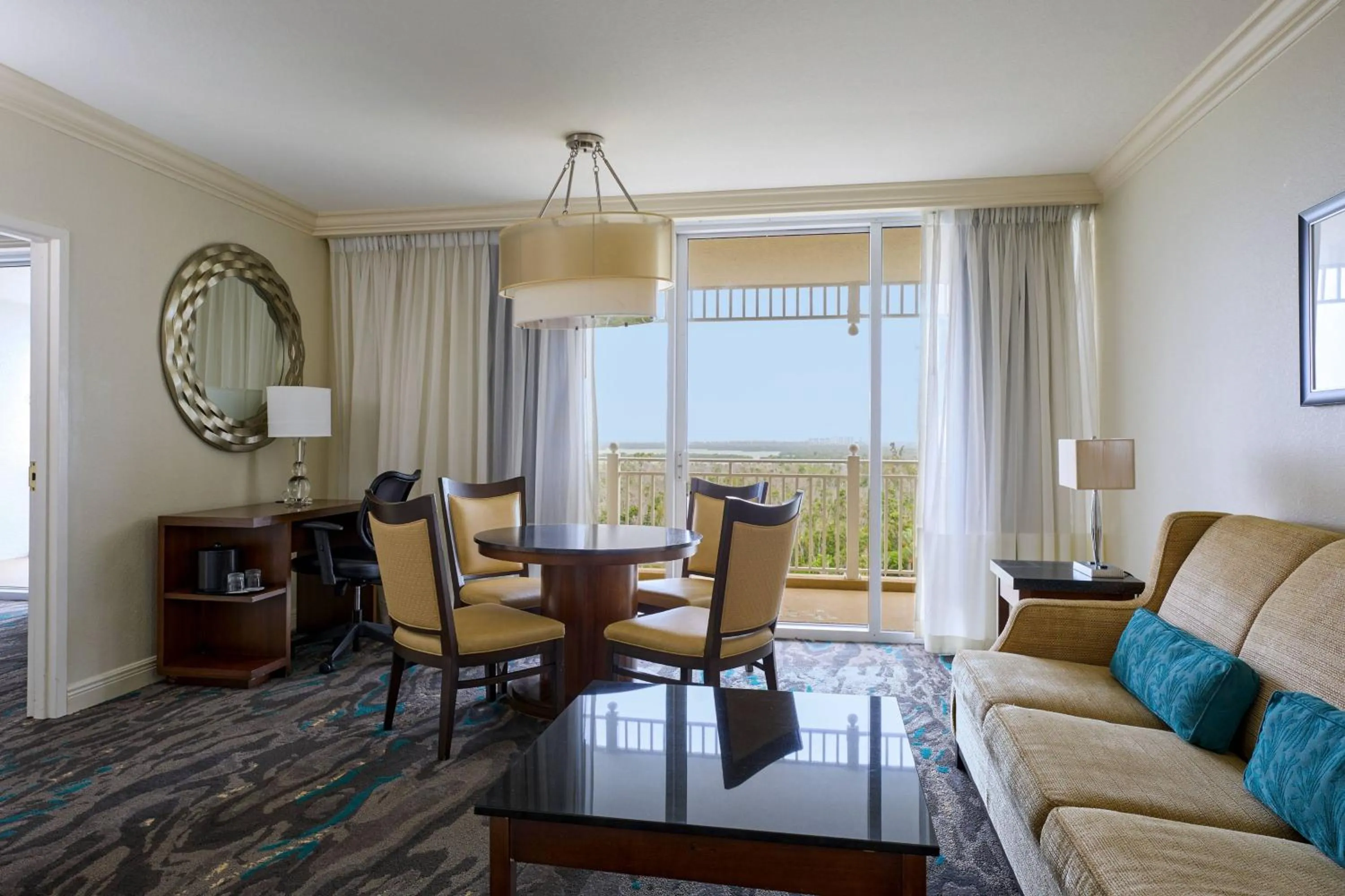Living room in Marriott Sanibel Harbour Resort & Spa