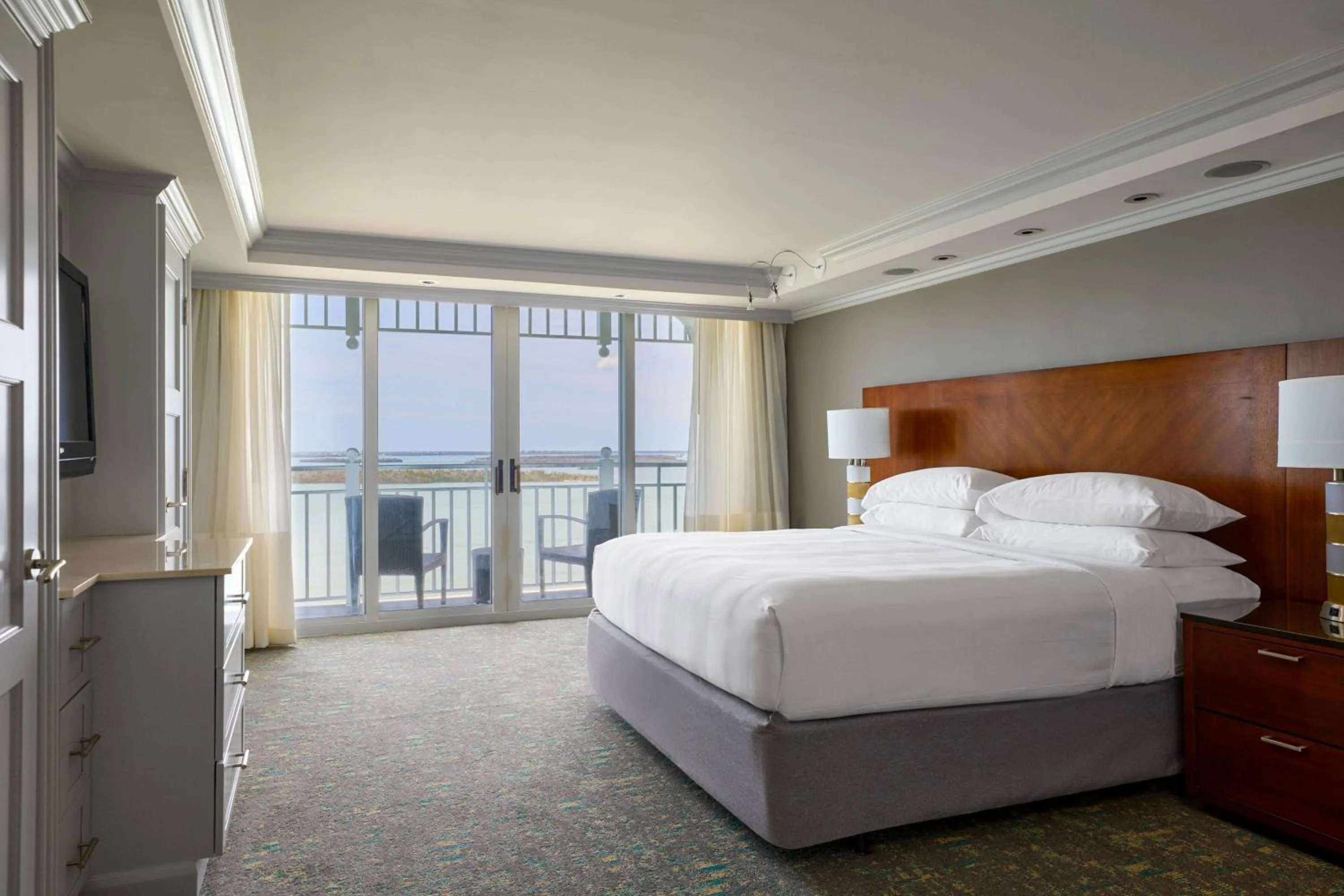 Bedroom, Bed in Marriott Sanibel Harbour Resort & Spa