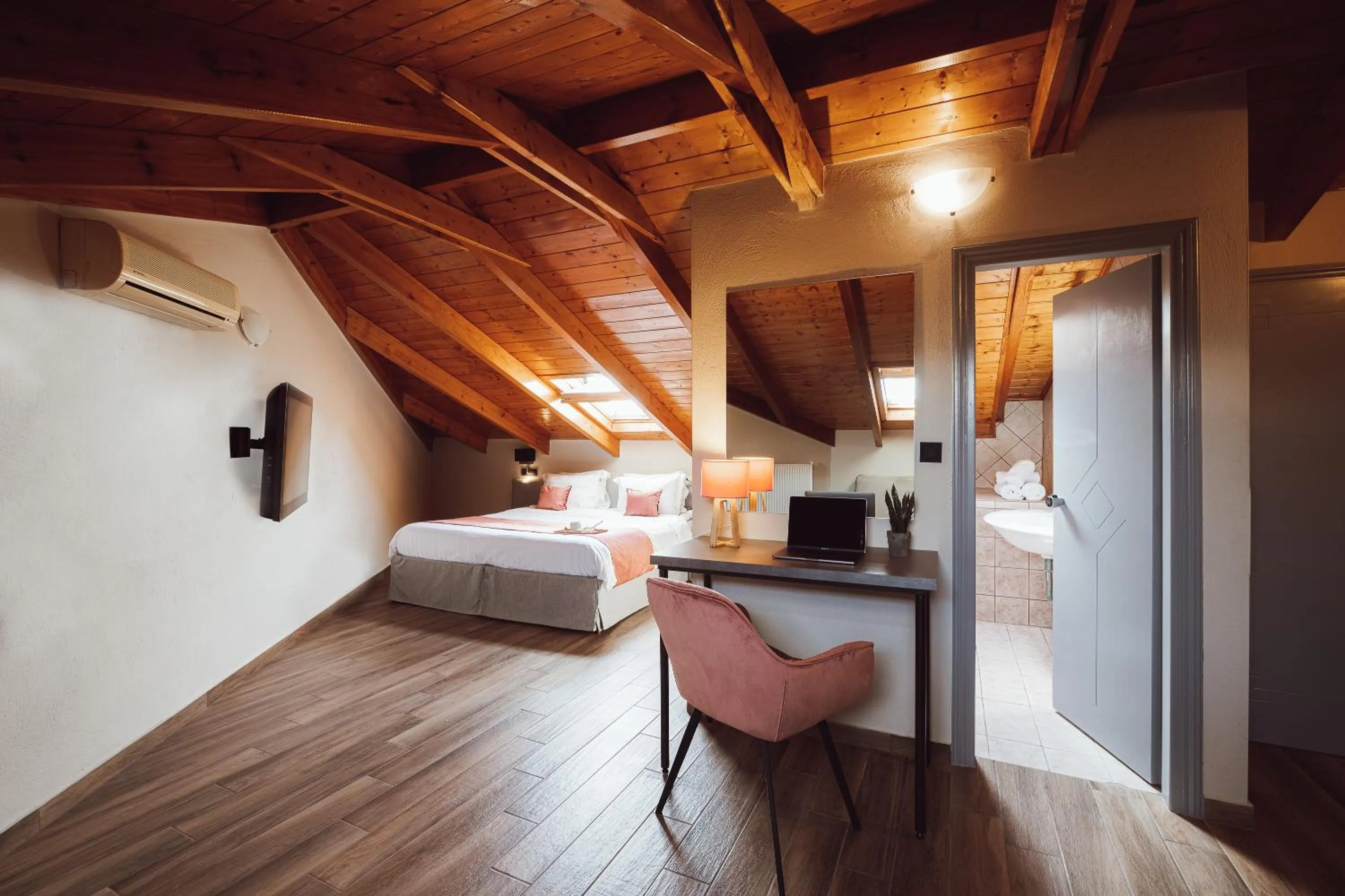 Bed in Akti Hotel Ioannina