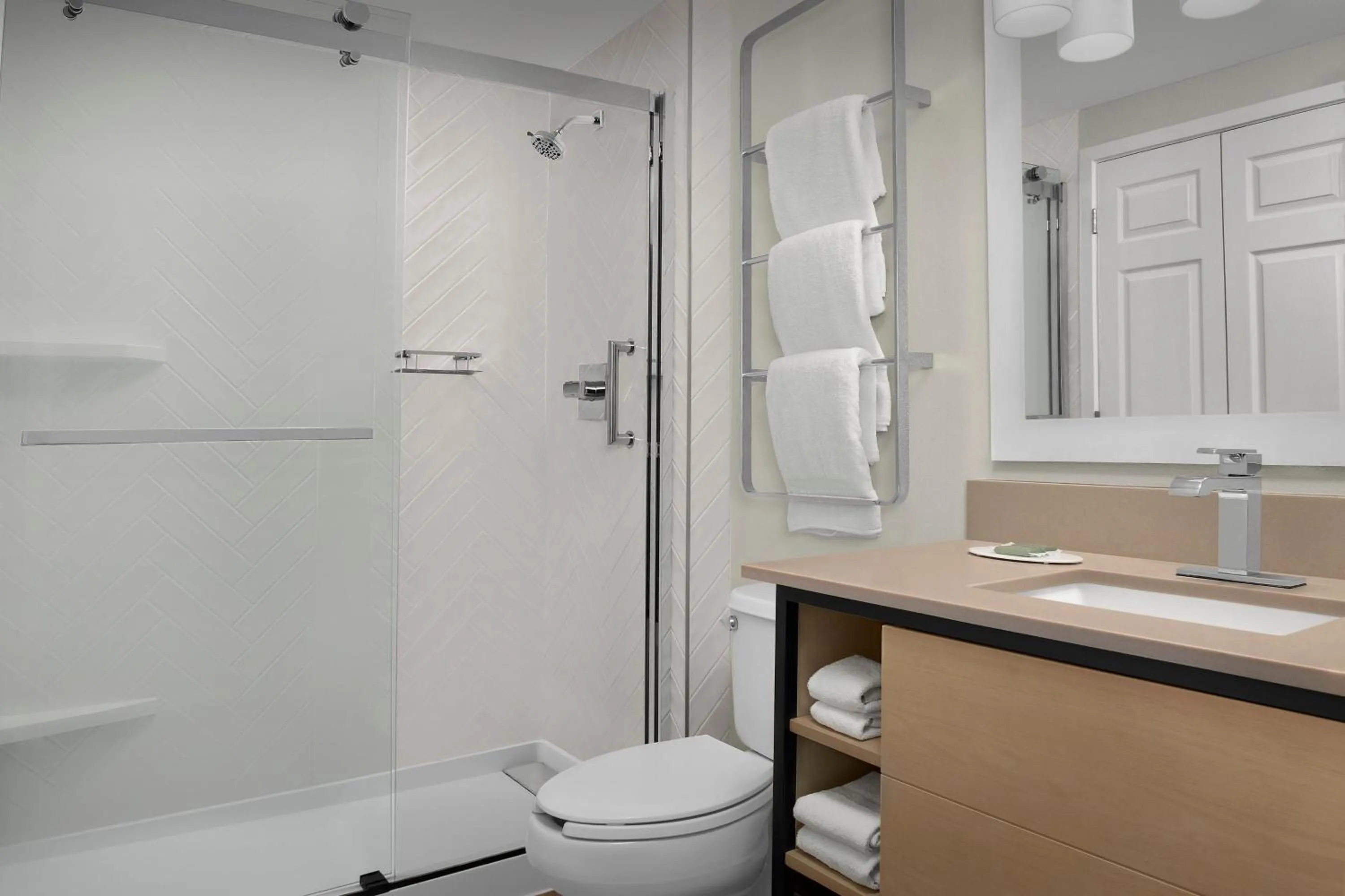 Bathroom in TownePlace Suites Sacramento Cal Expo