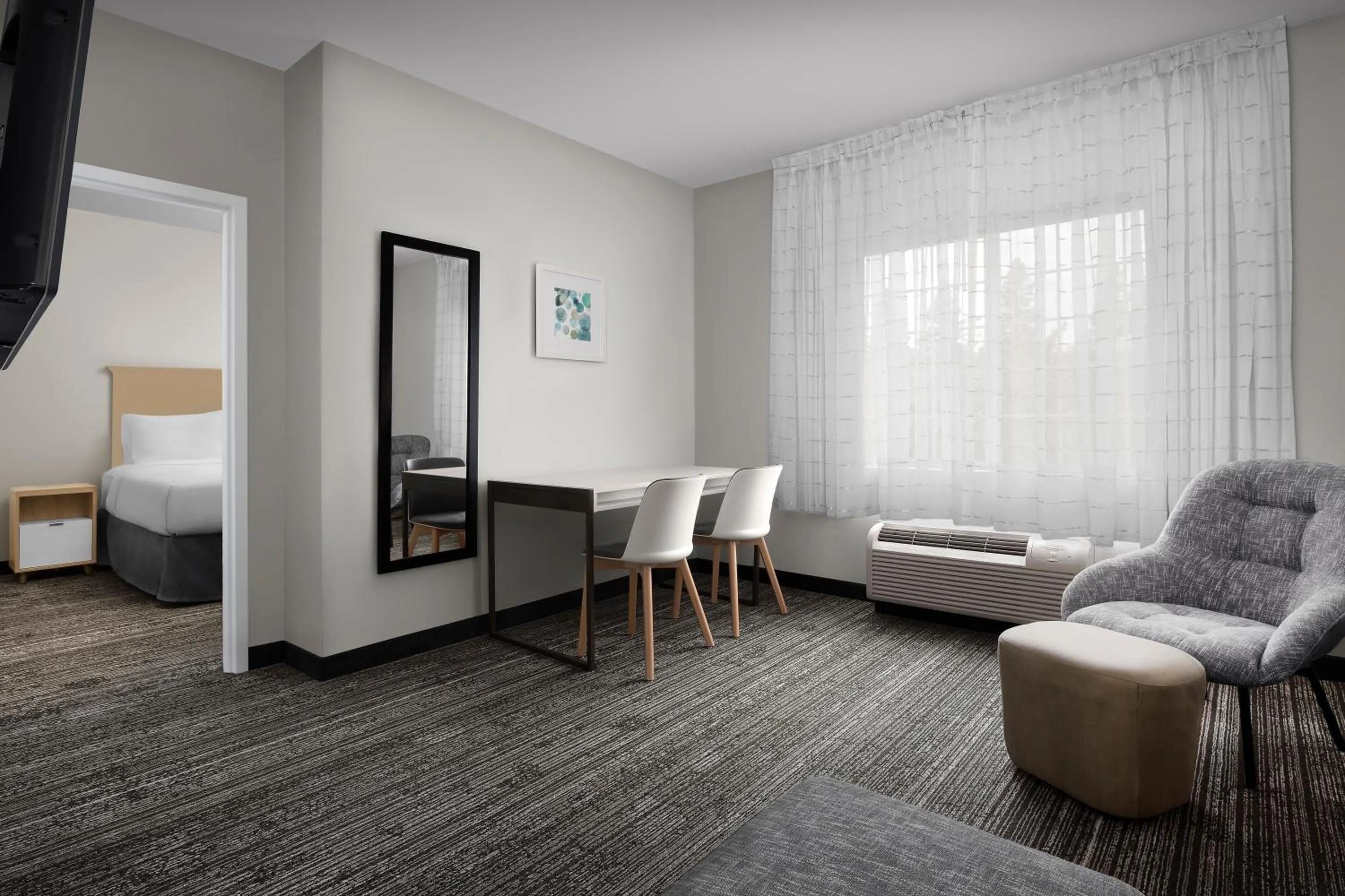 Living room, Bed in TownePlace Suites Sacramento Cal Expo