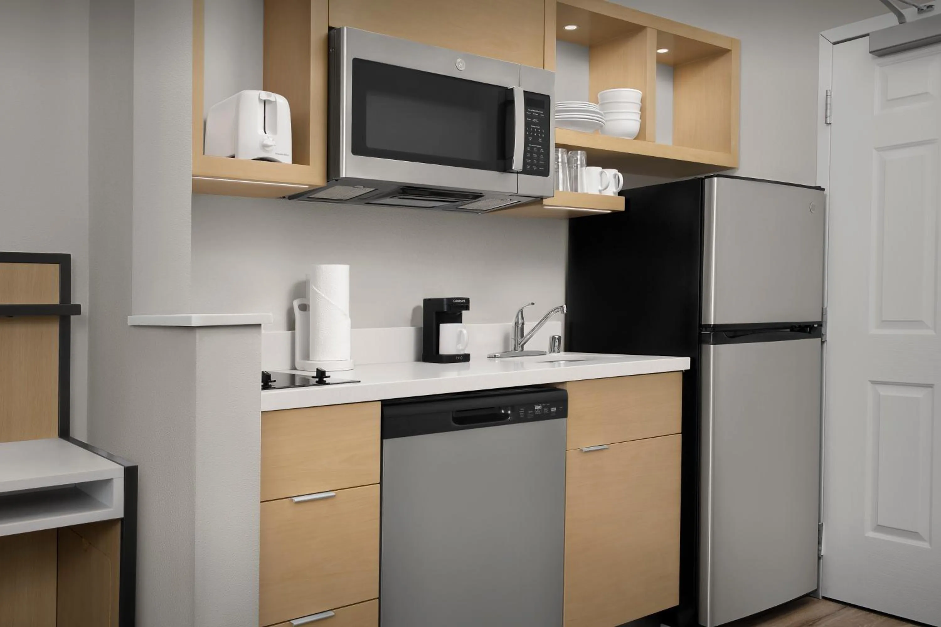 kitchen in TownePlace Suites Sacramento Cal Expo