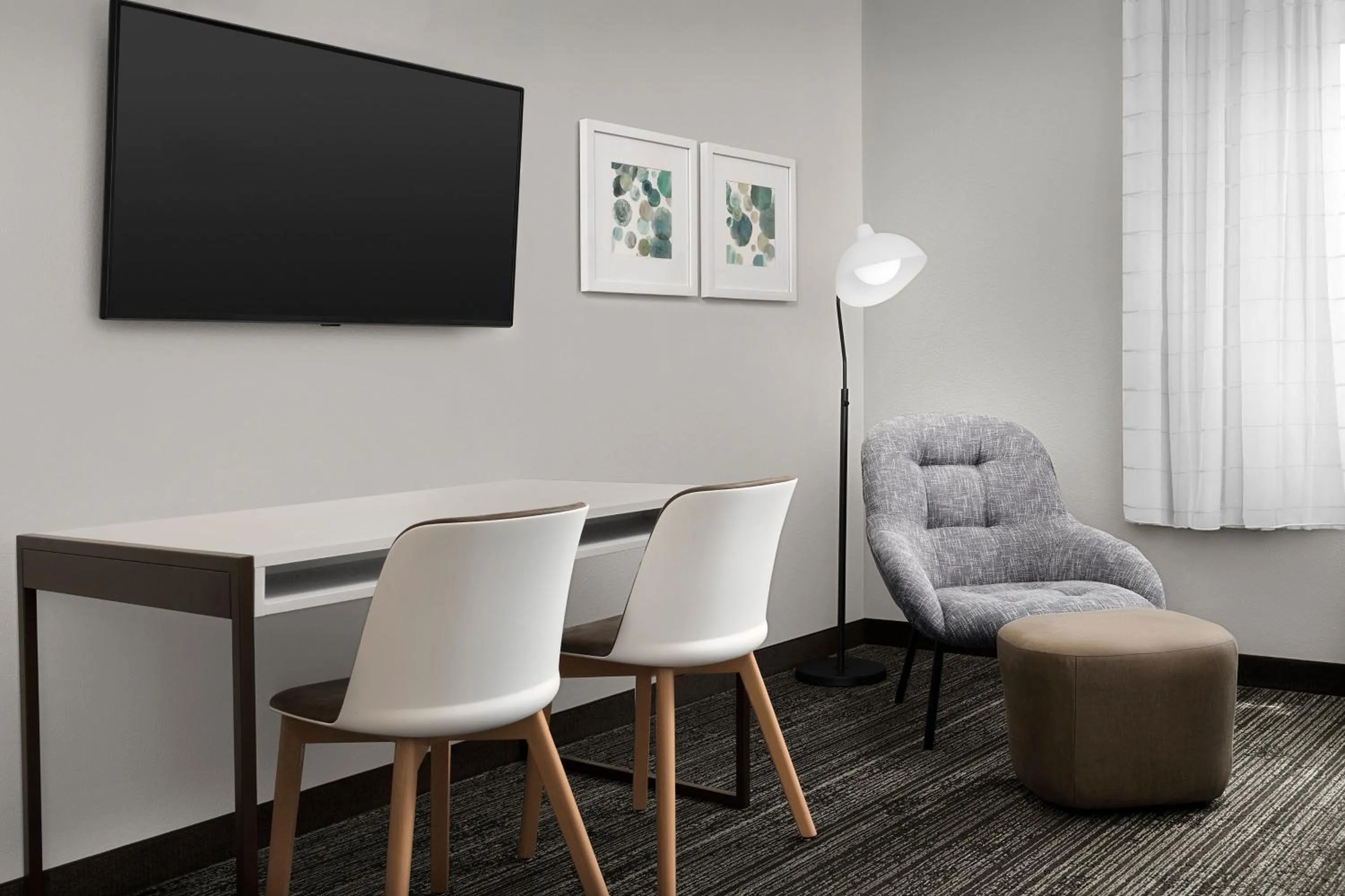 Photo of the whole room in TownePlace Suites Sacramento Cal Expo