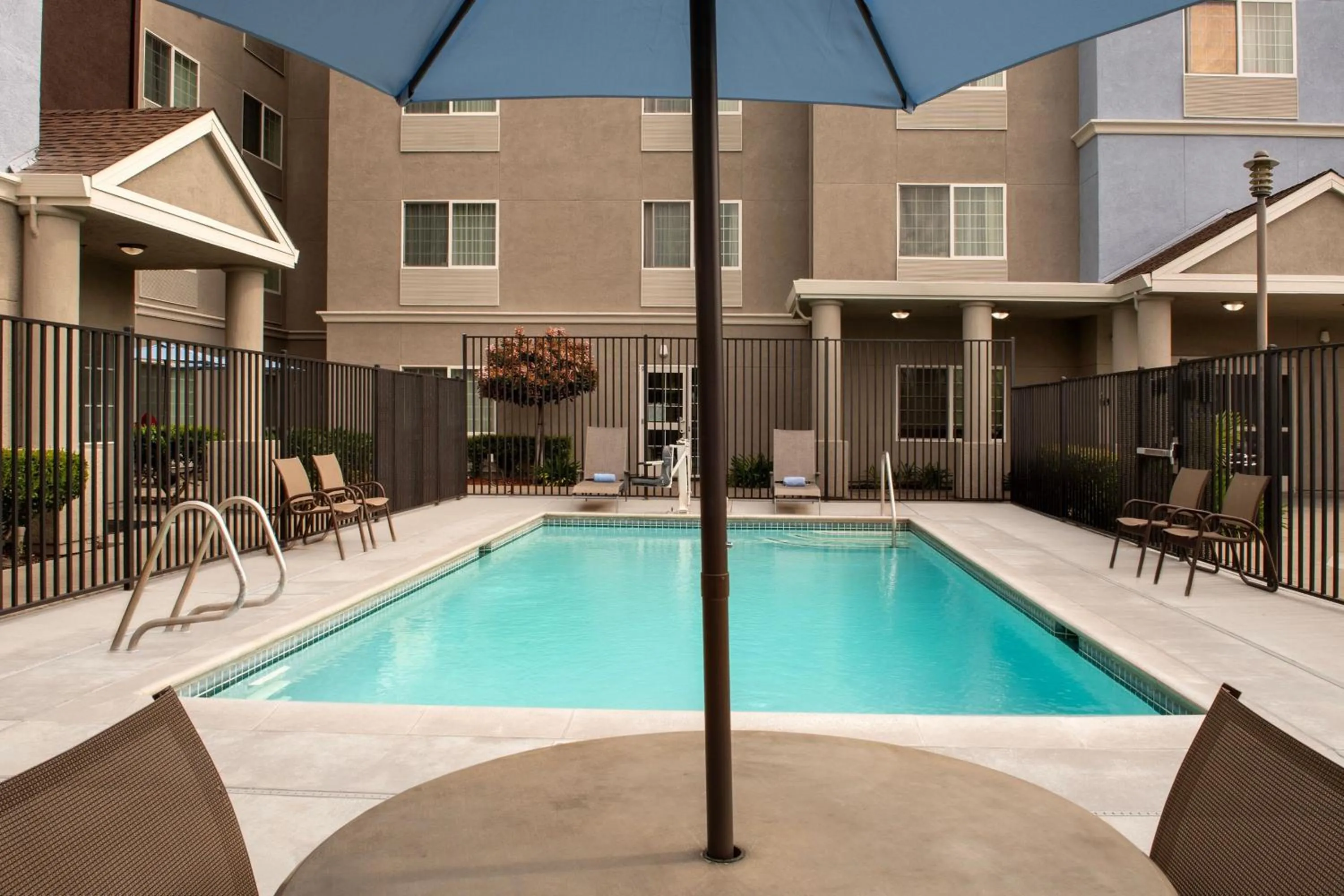 Swimming pool in TownePlace Suites Sacramento Cal Expo