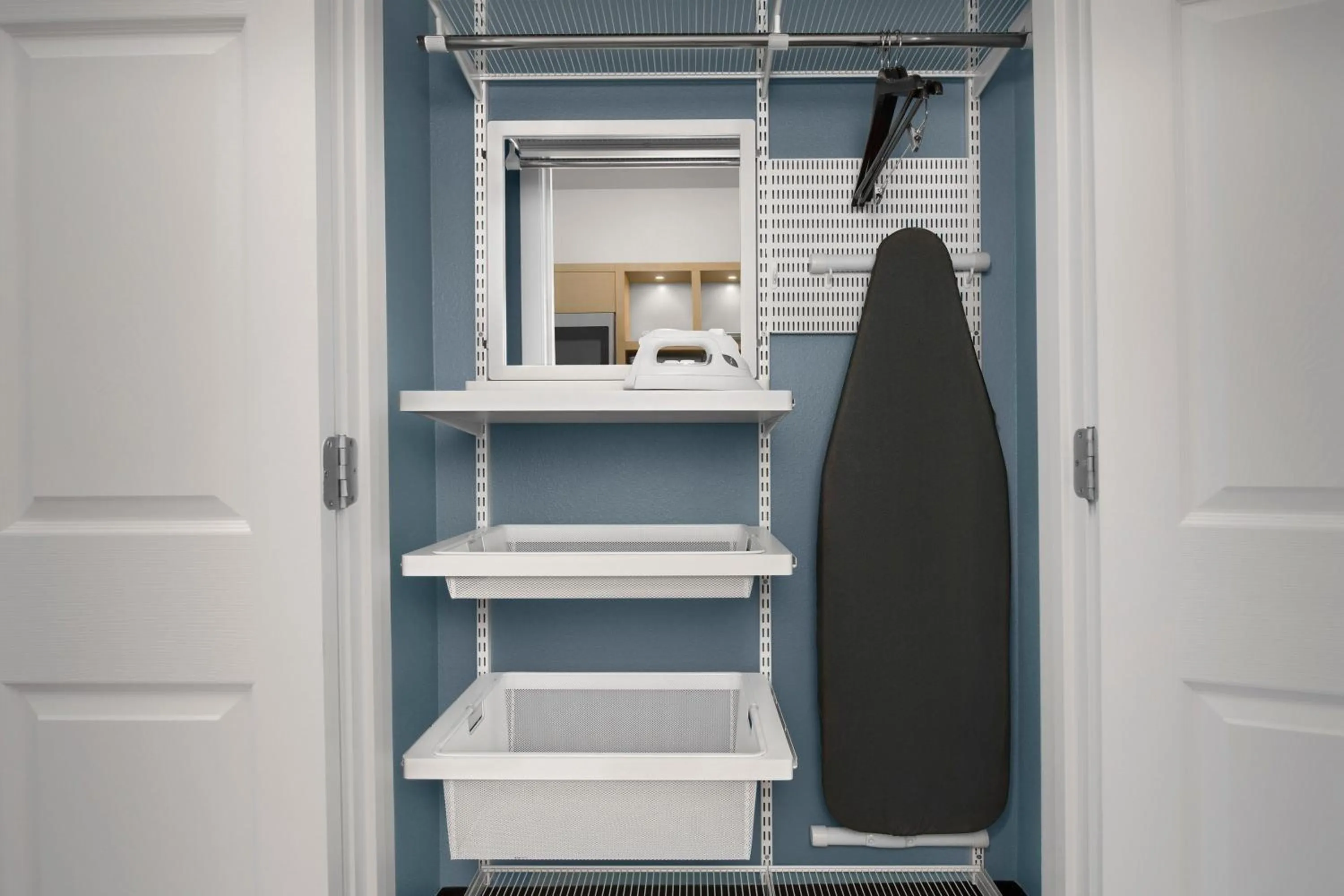 Photo of the whole room in TownePlace Suites Sacramento Cal Expo