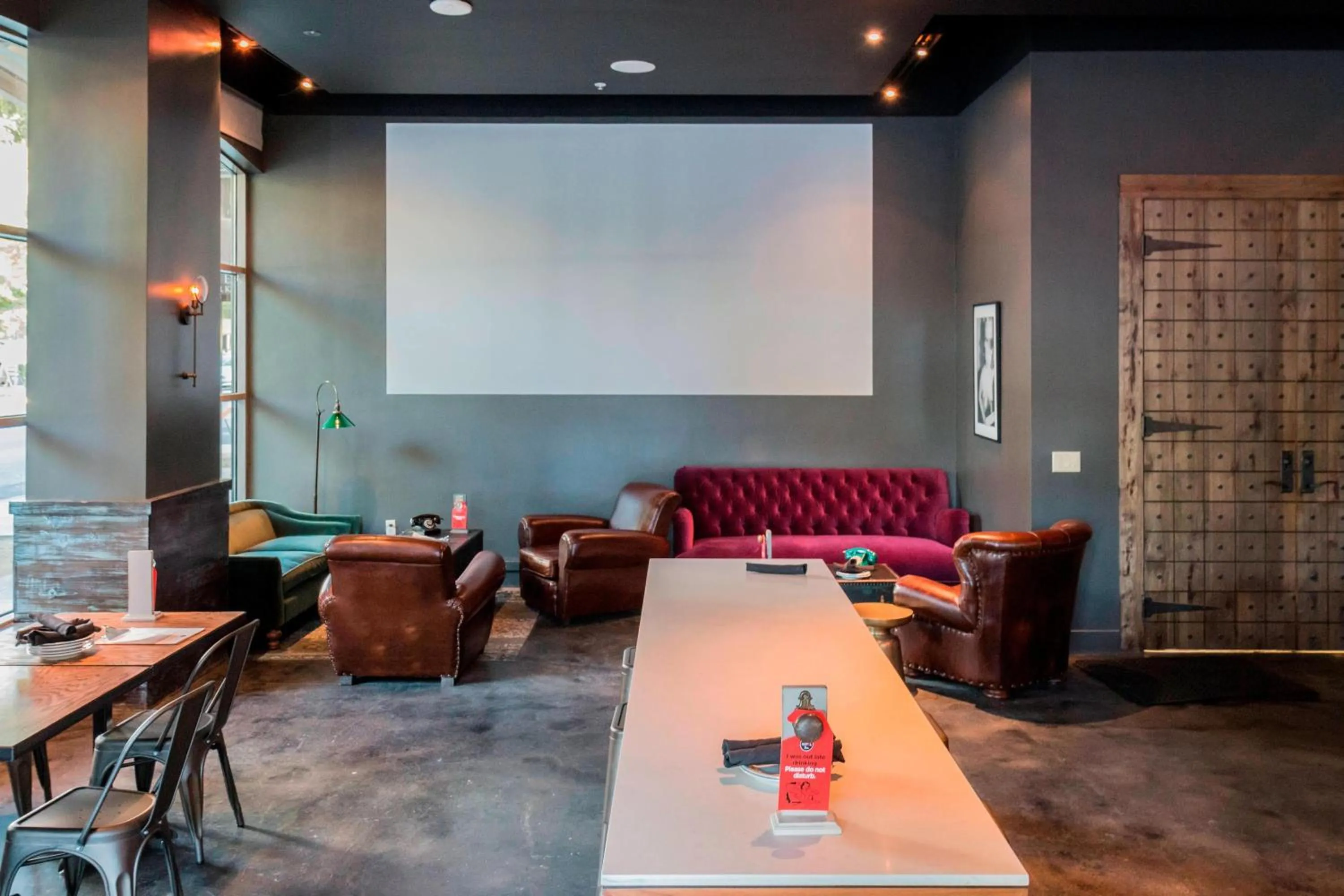 Restaurant/places to eat in Residence Inn by Marriott Sacramento Downtown at Capitol Park