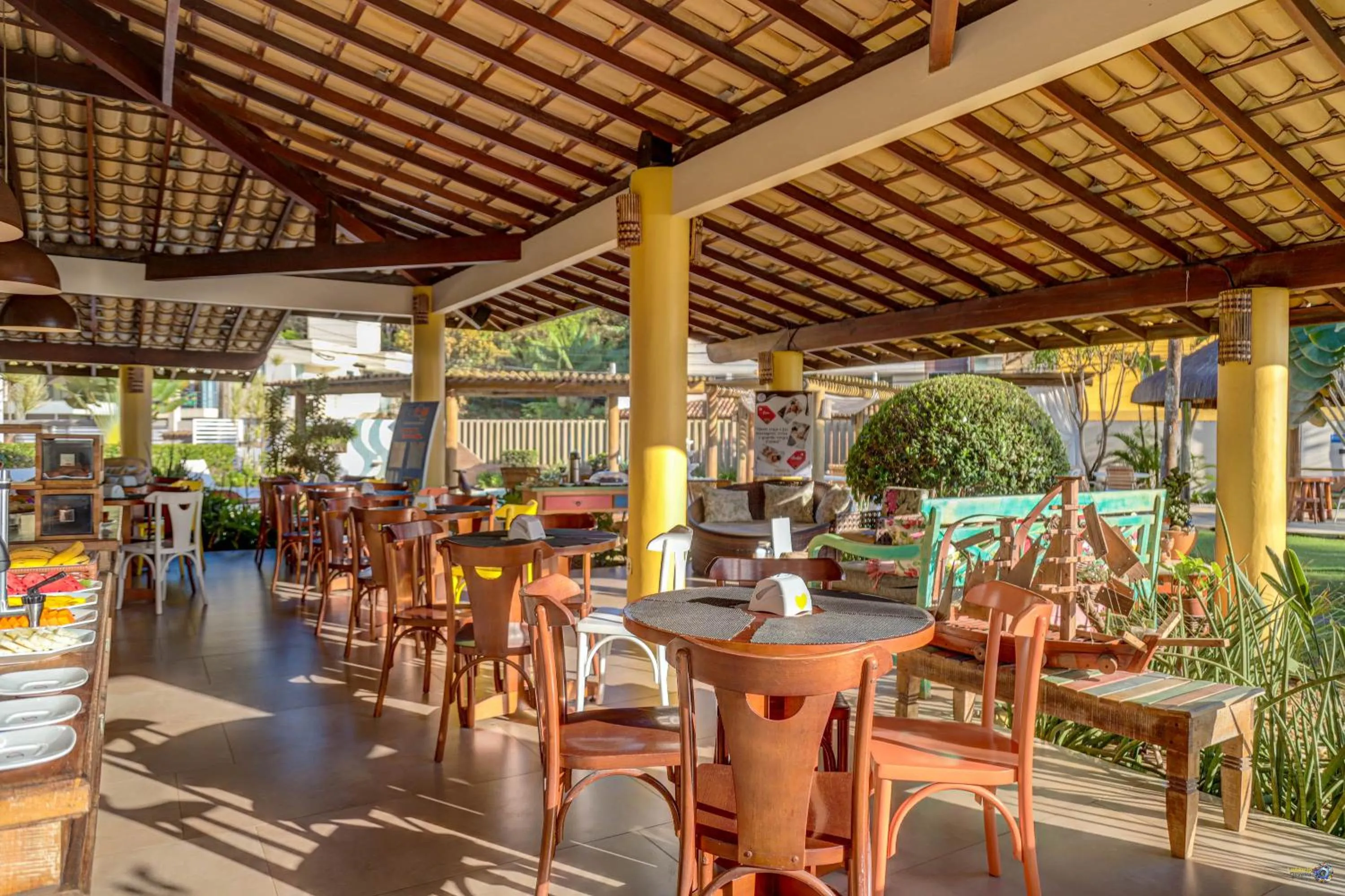 Restaurant/places to eat in Pousada Praia Bela