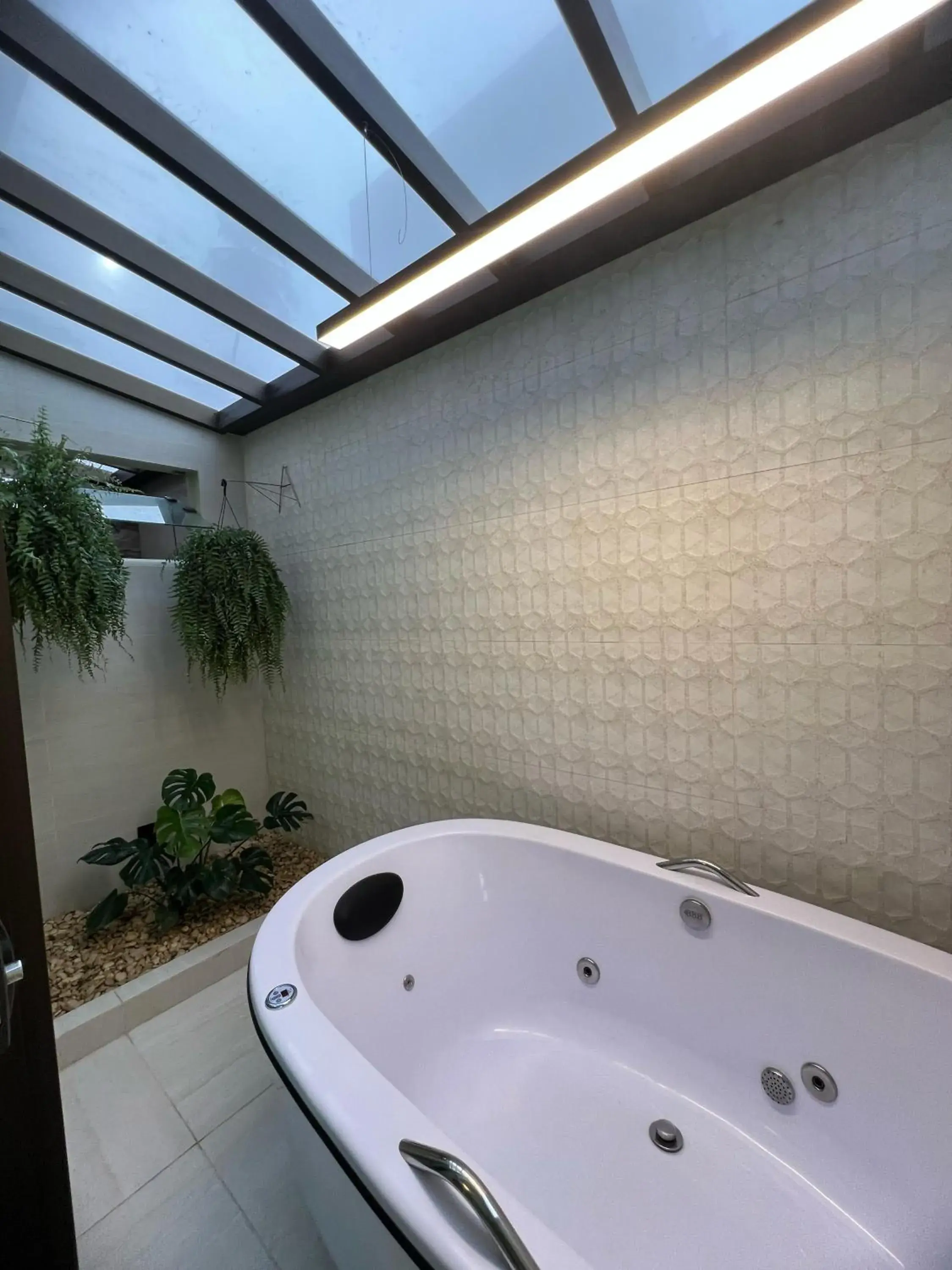 King Suite with Balcony - single occupancy in Pousada Praia Bela King Suite with Balcony - single occupancy in Pousada Praia Bela