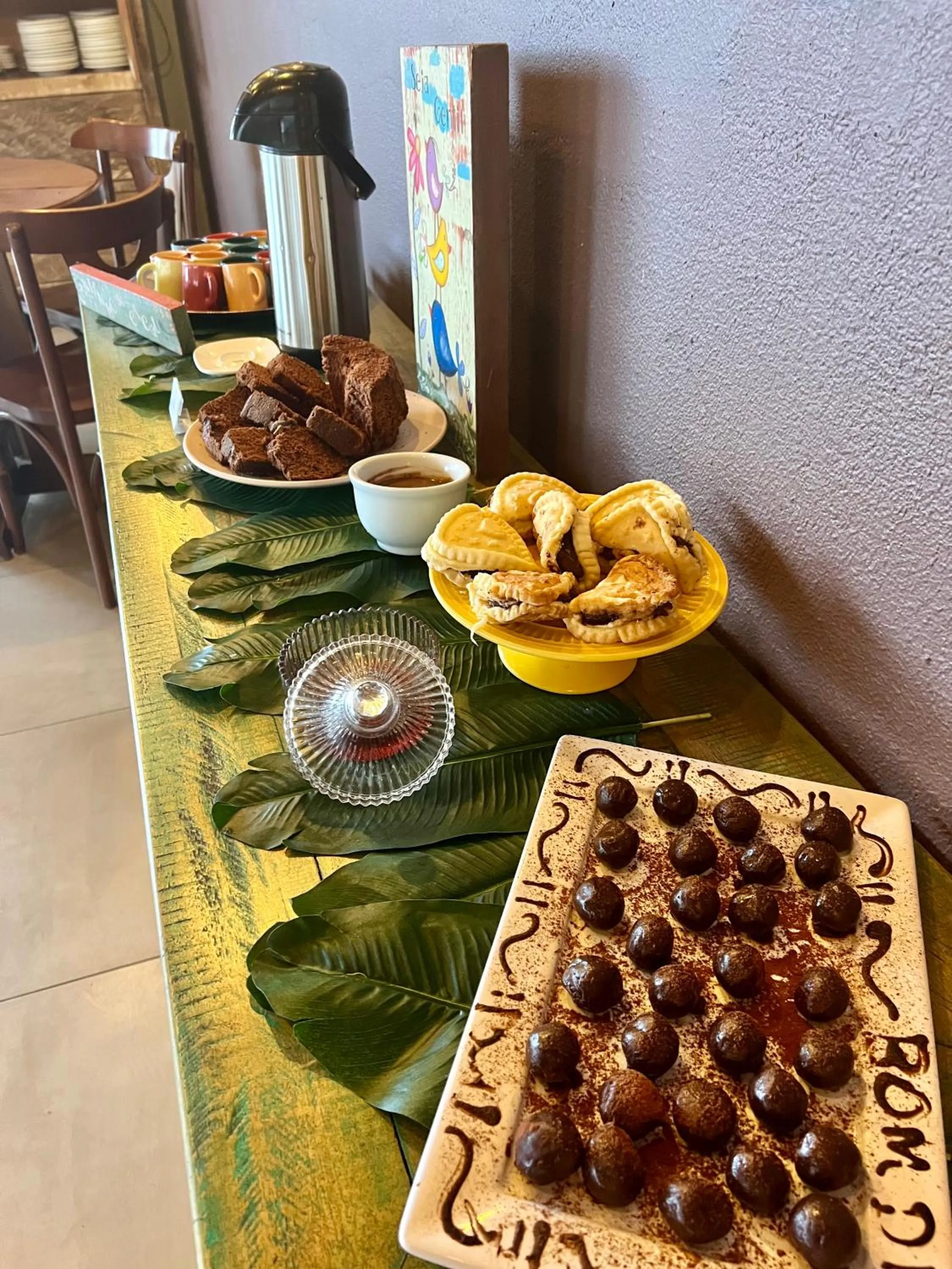 Restaurant/places to eat in Pousada Praia Bela