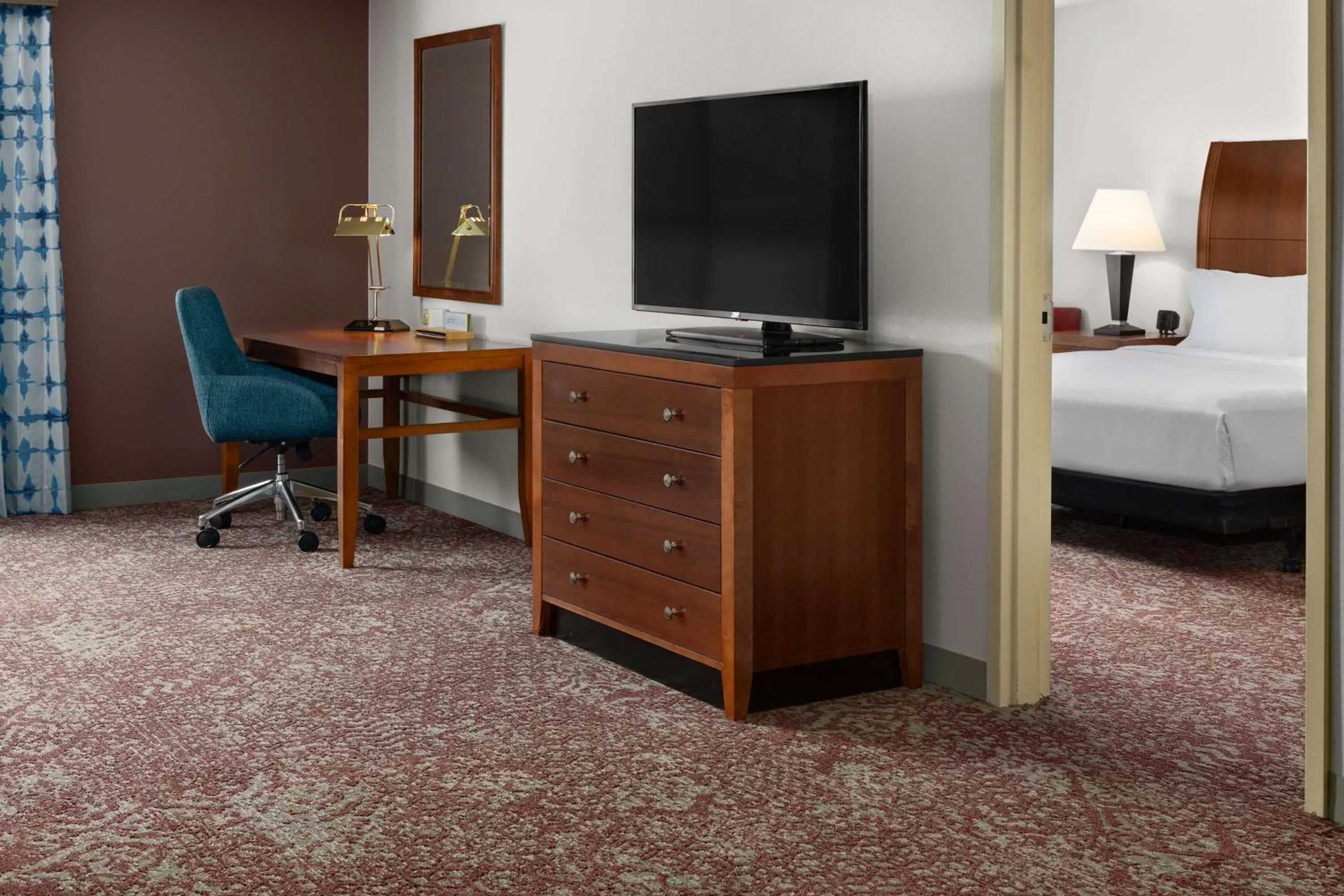 Bedroom, Bed in Hilton Garden Inn Milford