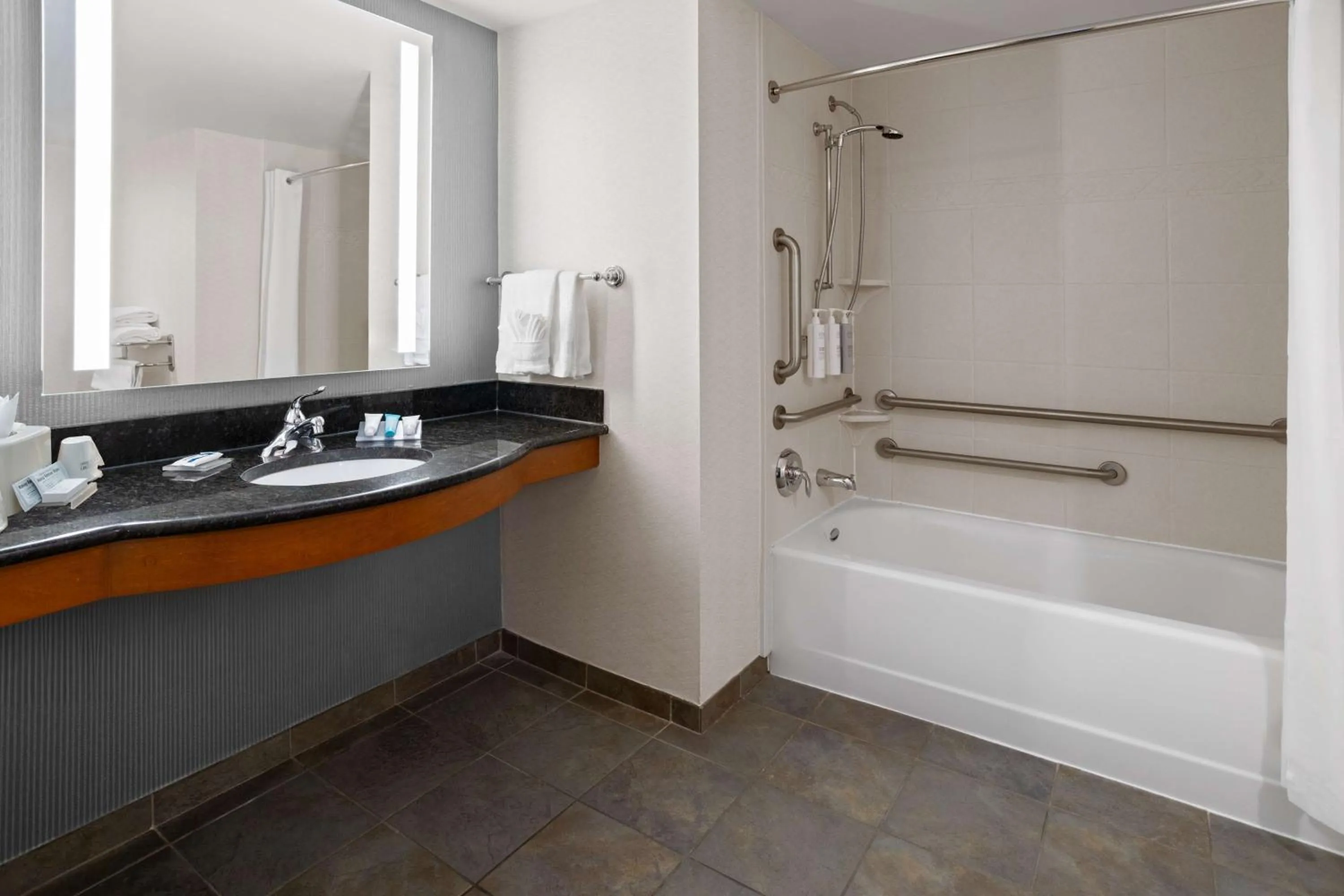 Bathroom in Hilton Garden Inn Milford