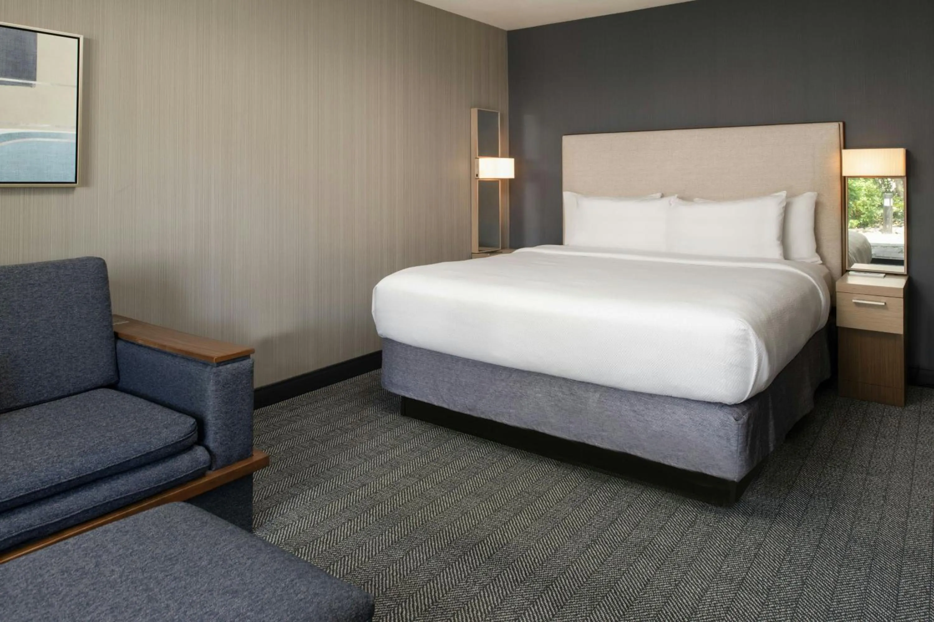 Photo of the whole room, Bed in Courtyard by Marriott Vacaville