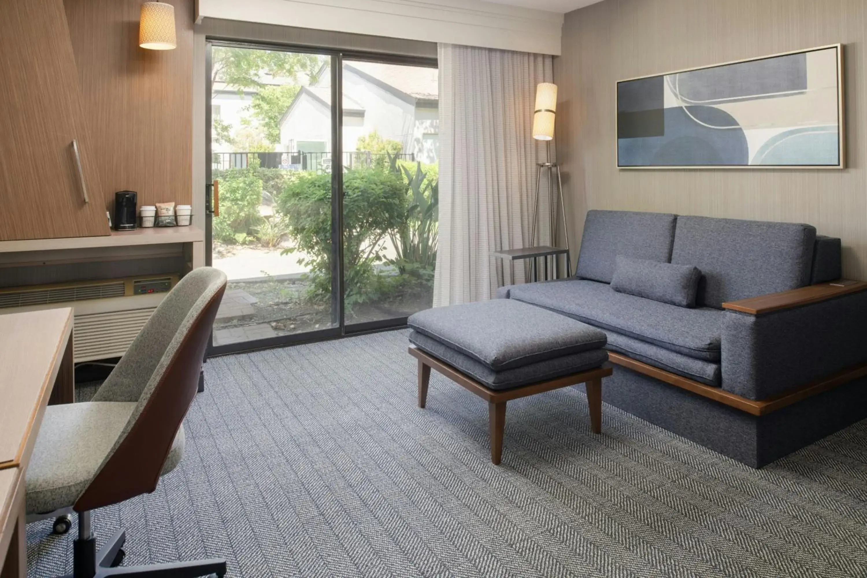 Larger Guest room, 1 King, Sofa bed in Courtyard by Marriott Vacaville Larger Guest room, 1 King, Sofa bed in Courtyard by Marriott Vacaville