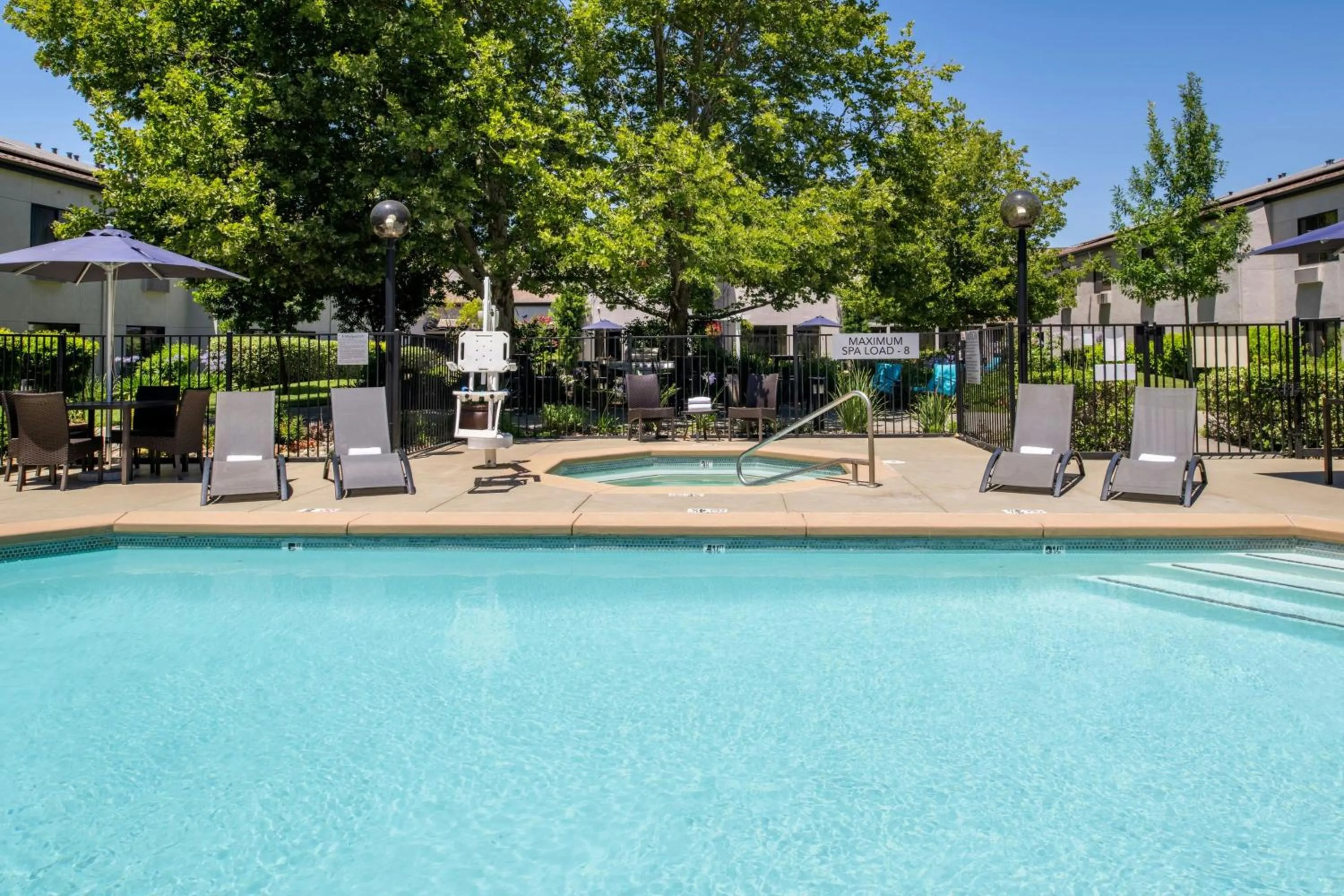 Swimming pool in Courtyard by Marriott Vacaville