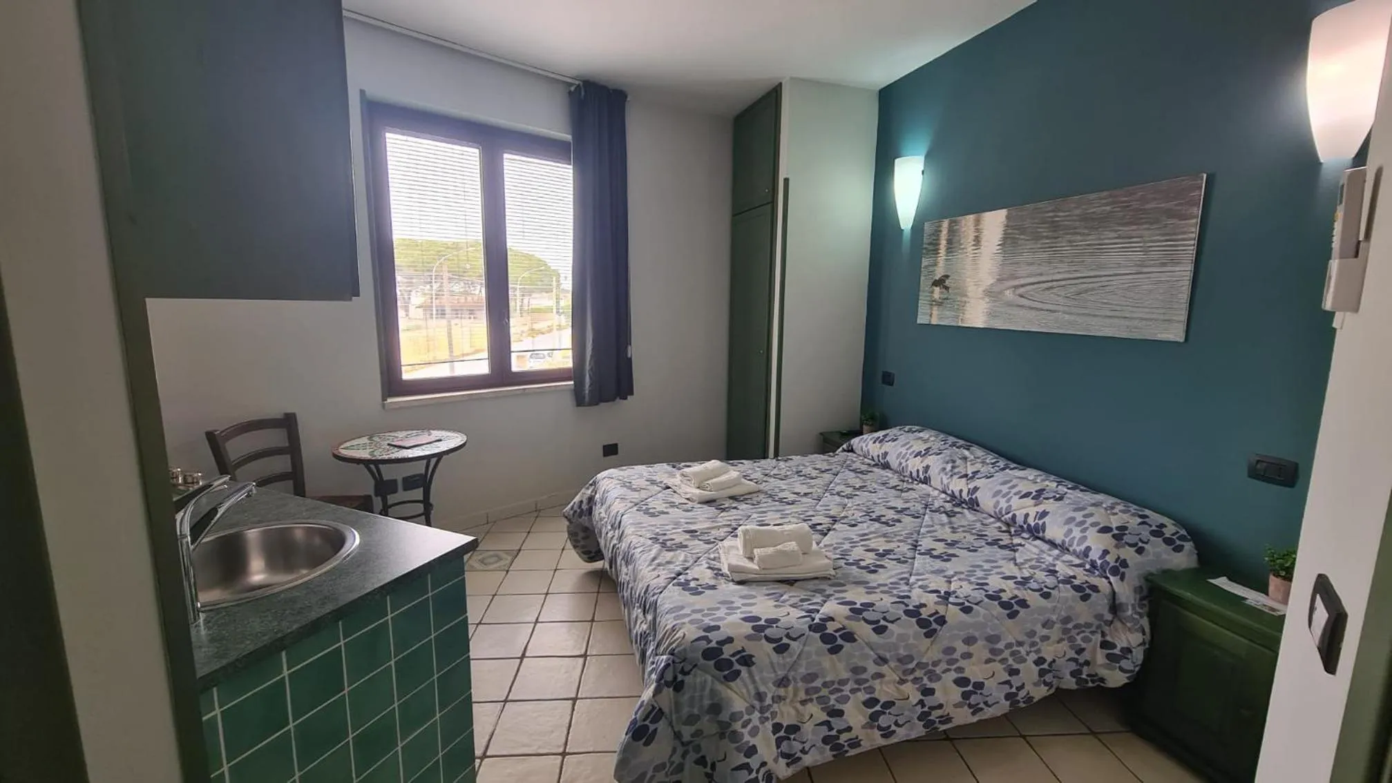 Twin Room in Sun Tower beach apartments