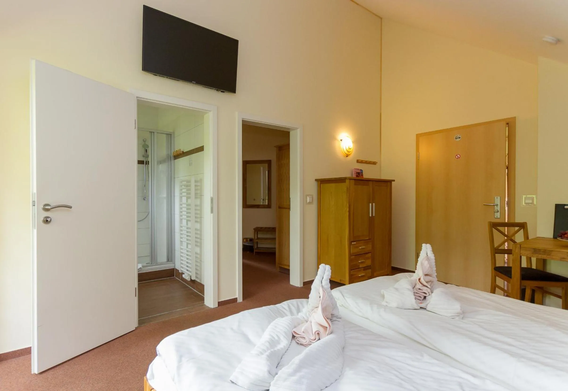 Bed in Hotel & Restaurant Wilder Eber