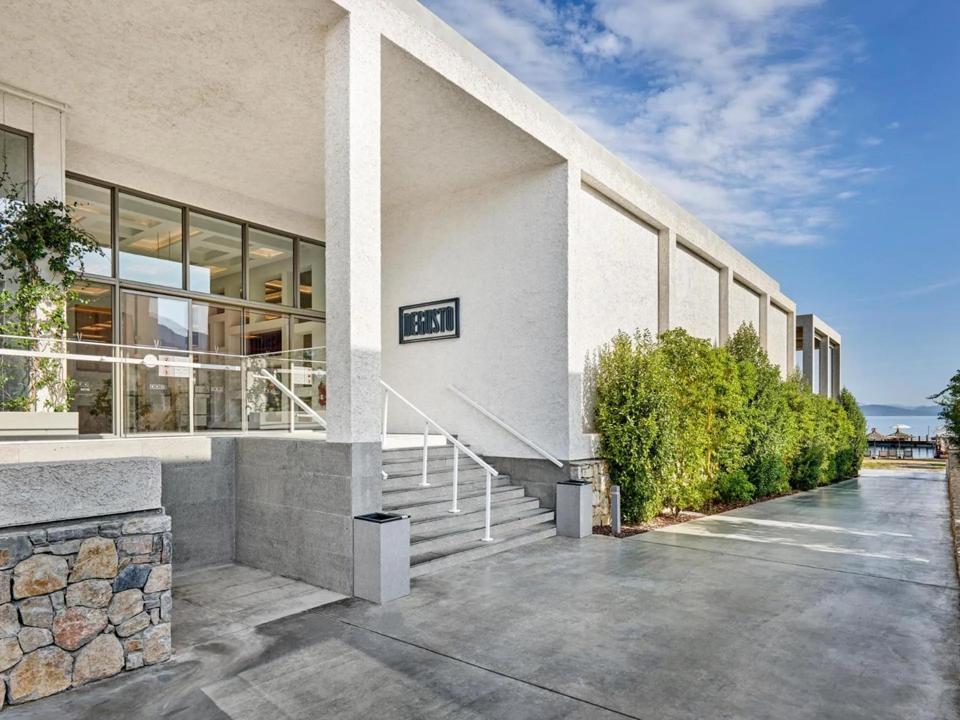 Restaurant/places to eat in Voyage Torba Hotel