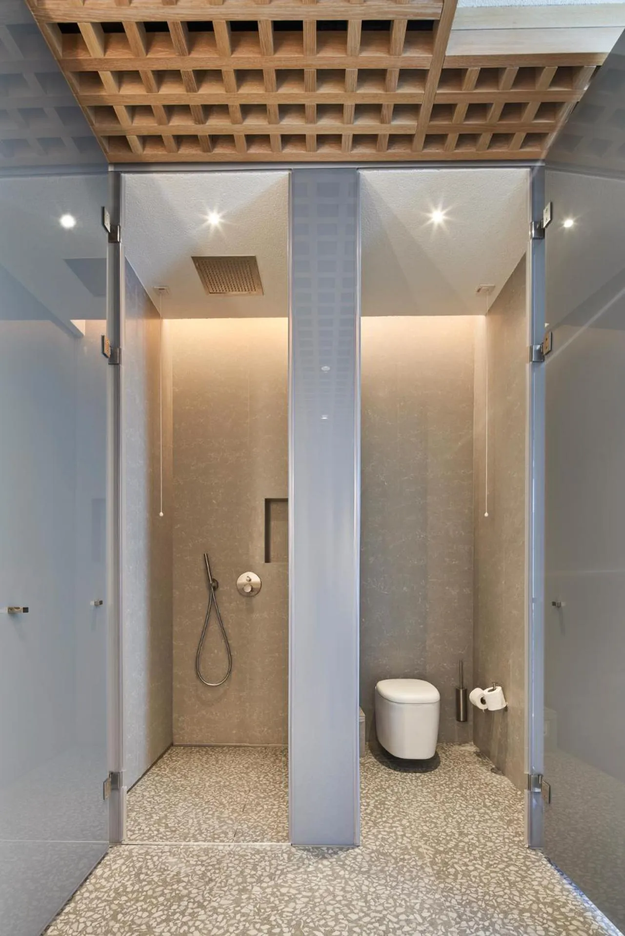 Toilet in Voyage Torba Hotel