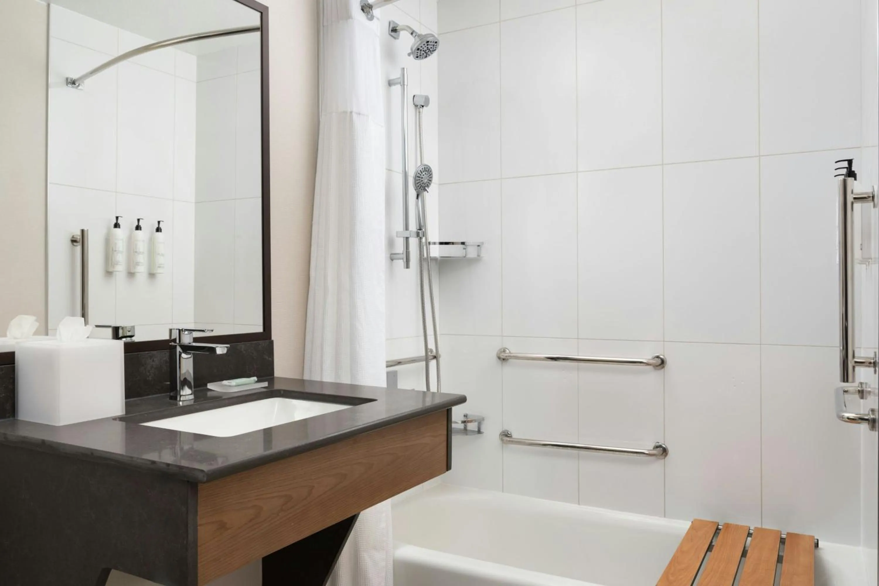 Bathroom in Fairfield Inn and Suites Sacramento Airport Natomas