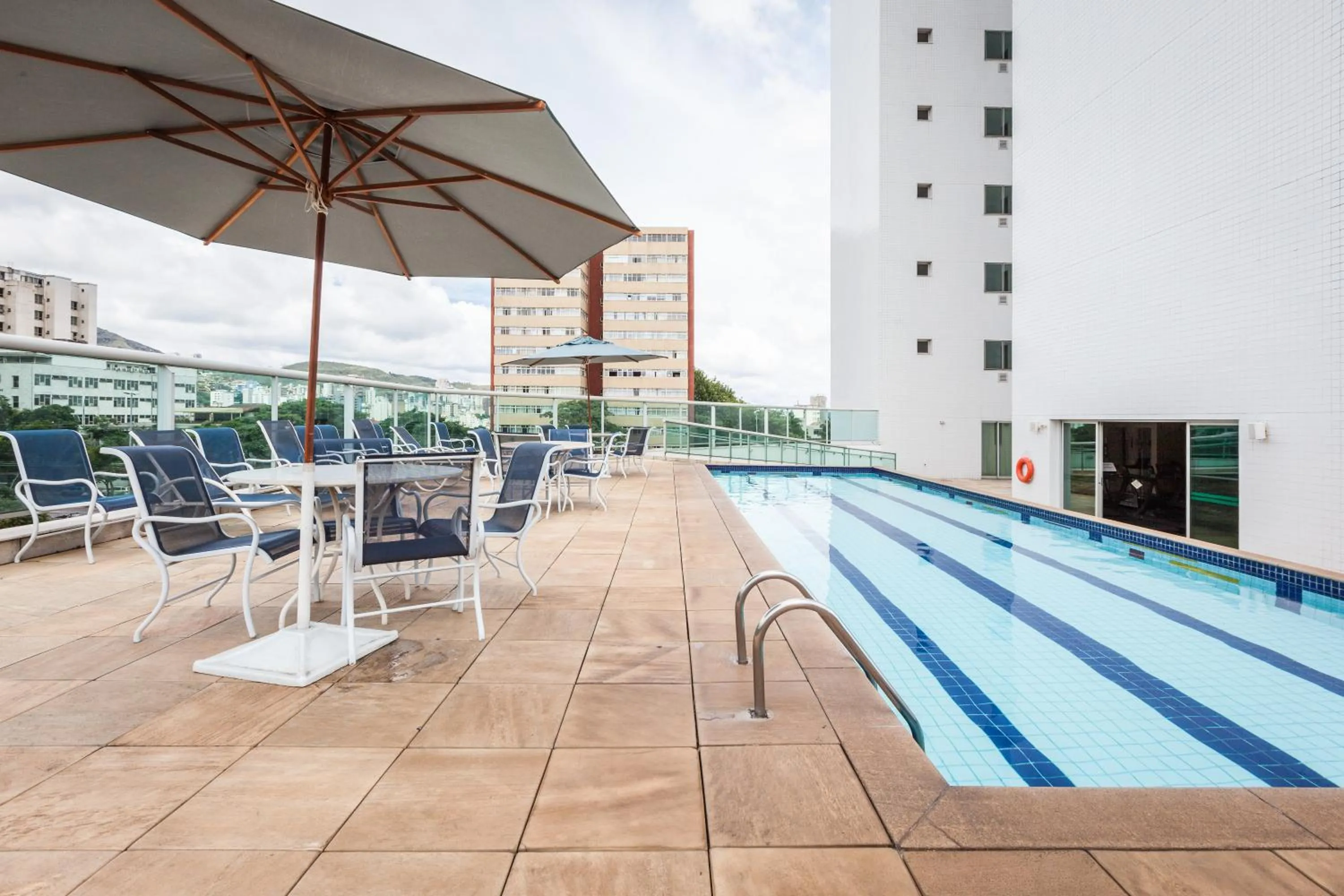 Swimming pool in Bourbon Hotel Savassi - Belo Horizonte